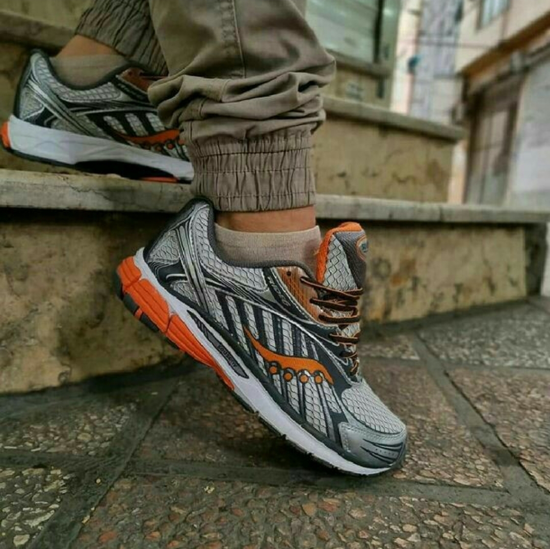 کتونی ساکونی سفارش آسیا رنگ آبی حراج شد saucony ride 6