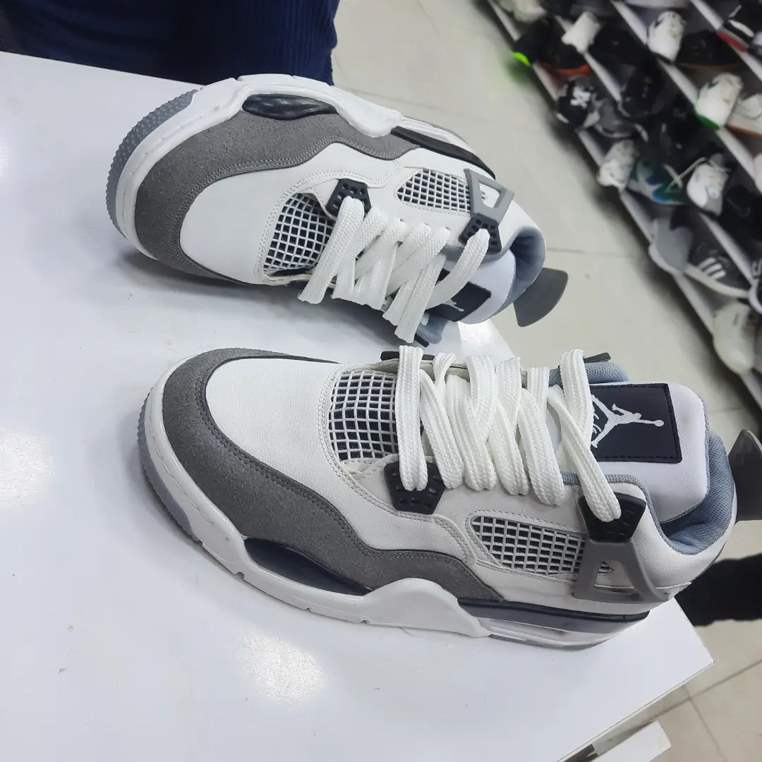 کتانی جردن 4 جدید و جذاب مردانه رنگ سفید طوسی