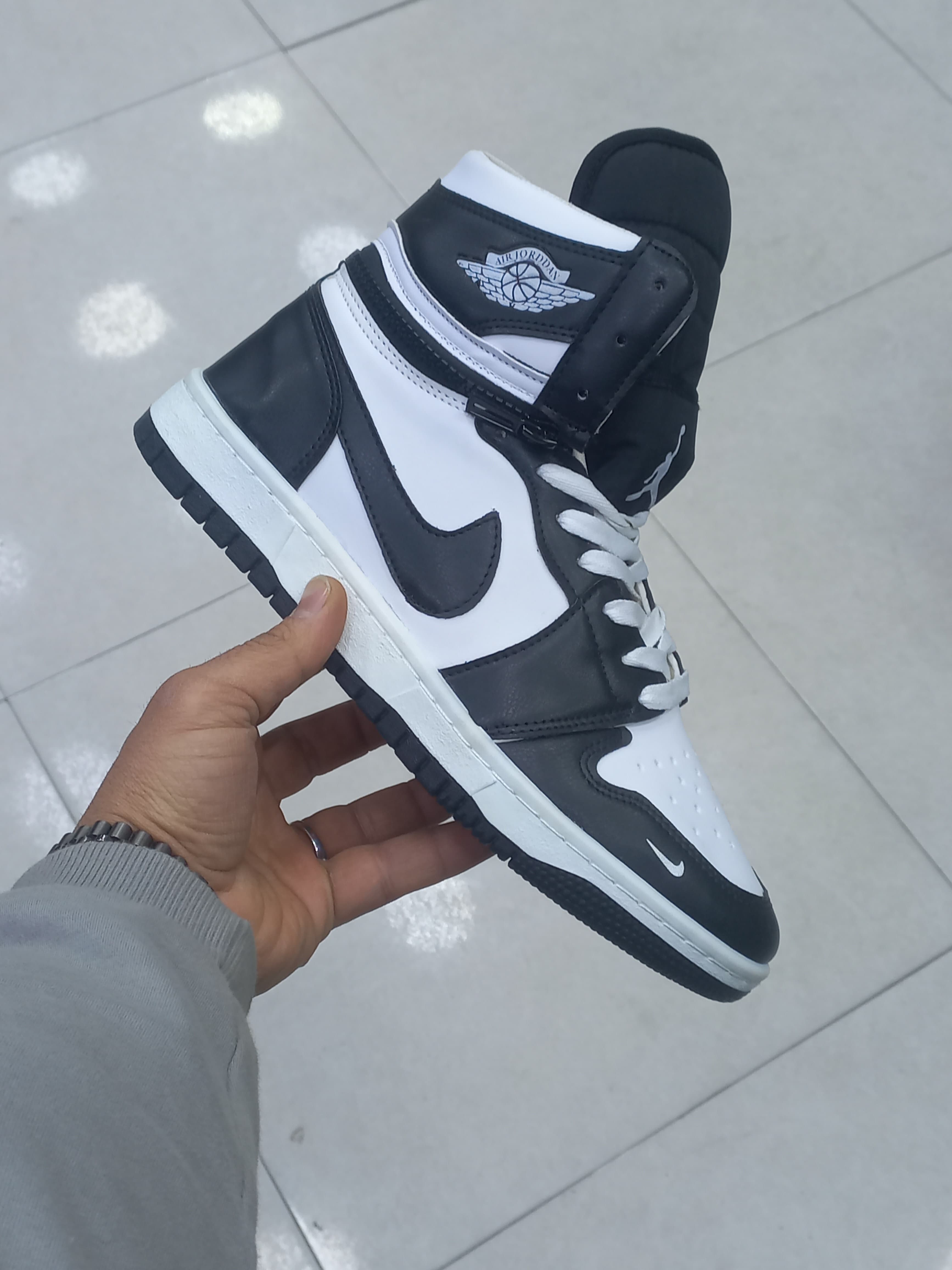 کتونی جردن وان Air jordan 1ساقدار زیپی سفید مشکی