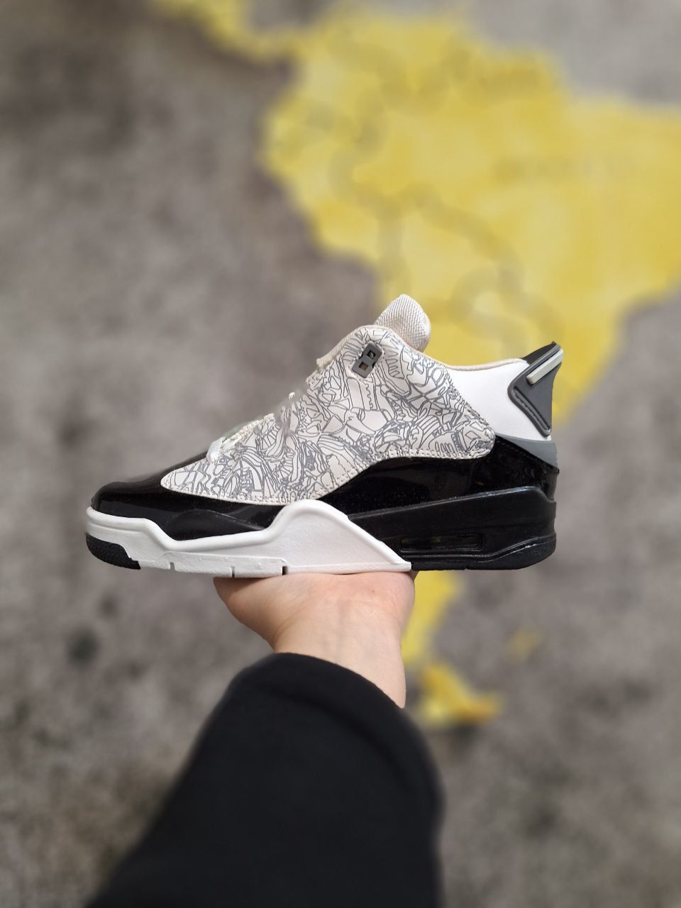 حراج فوق العاده کتونی ساقدار جردن داب رنگ سفید مشکی JORDAN