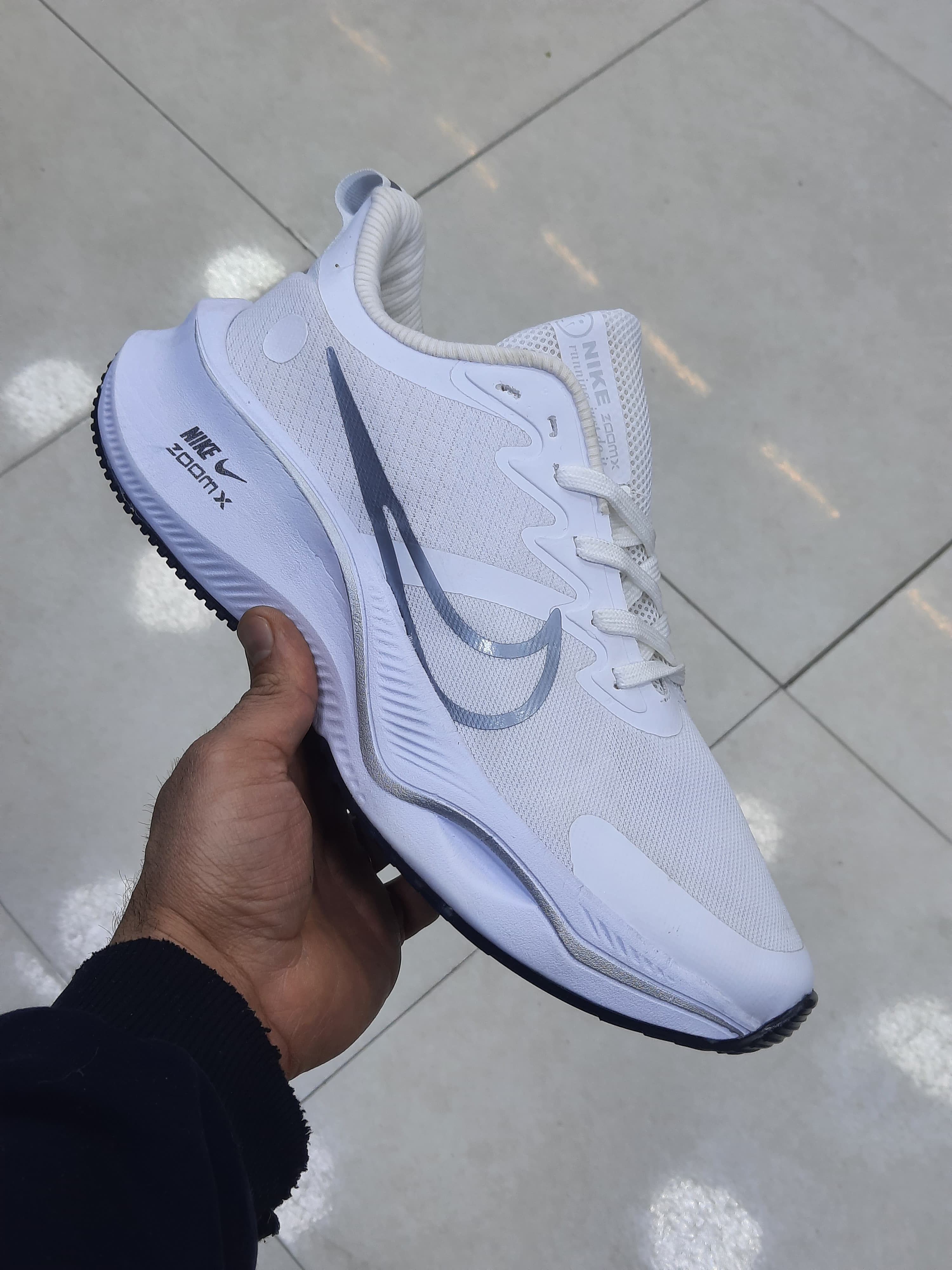 کتونی نایک زوم ایکس مردانه طرح لبخند سفید تمام  NIKE ZOOM X