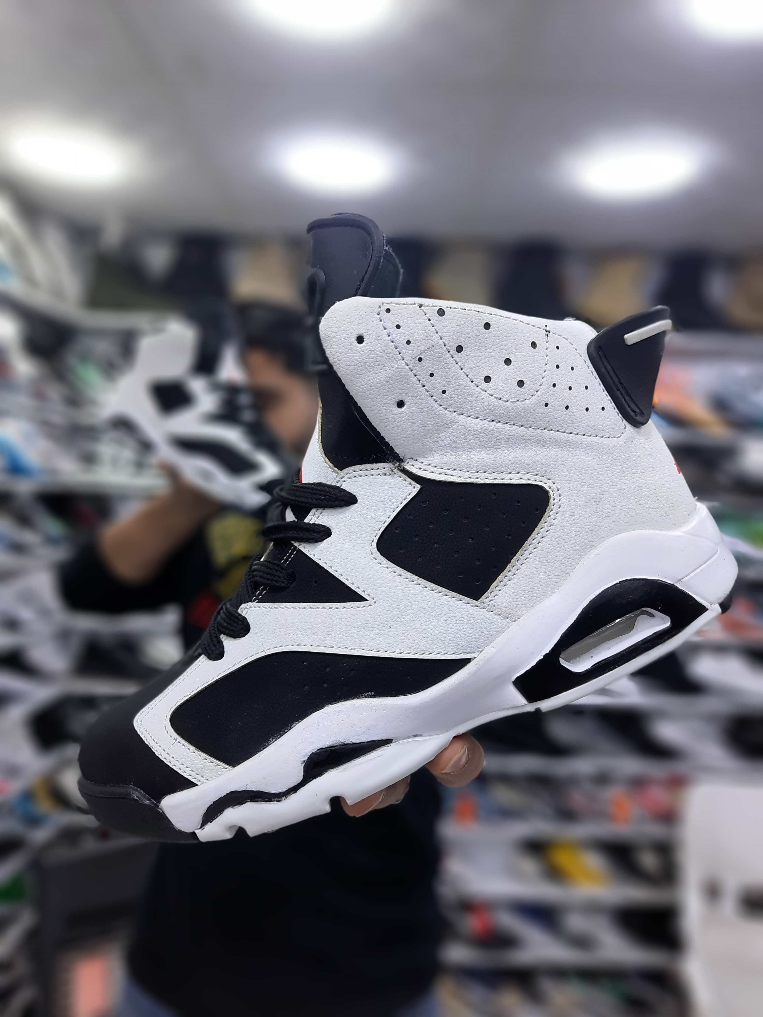 کتونی جردن ۶ ساقدار رنگ سفید مشکی جديد و ترند روز