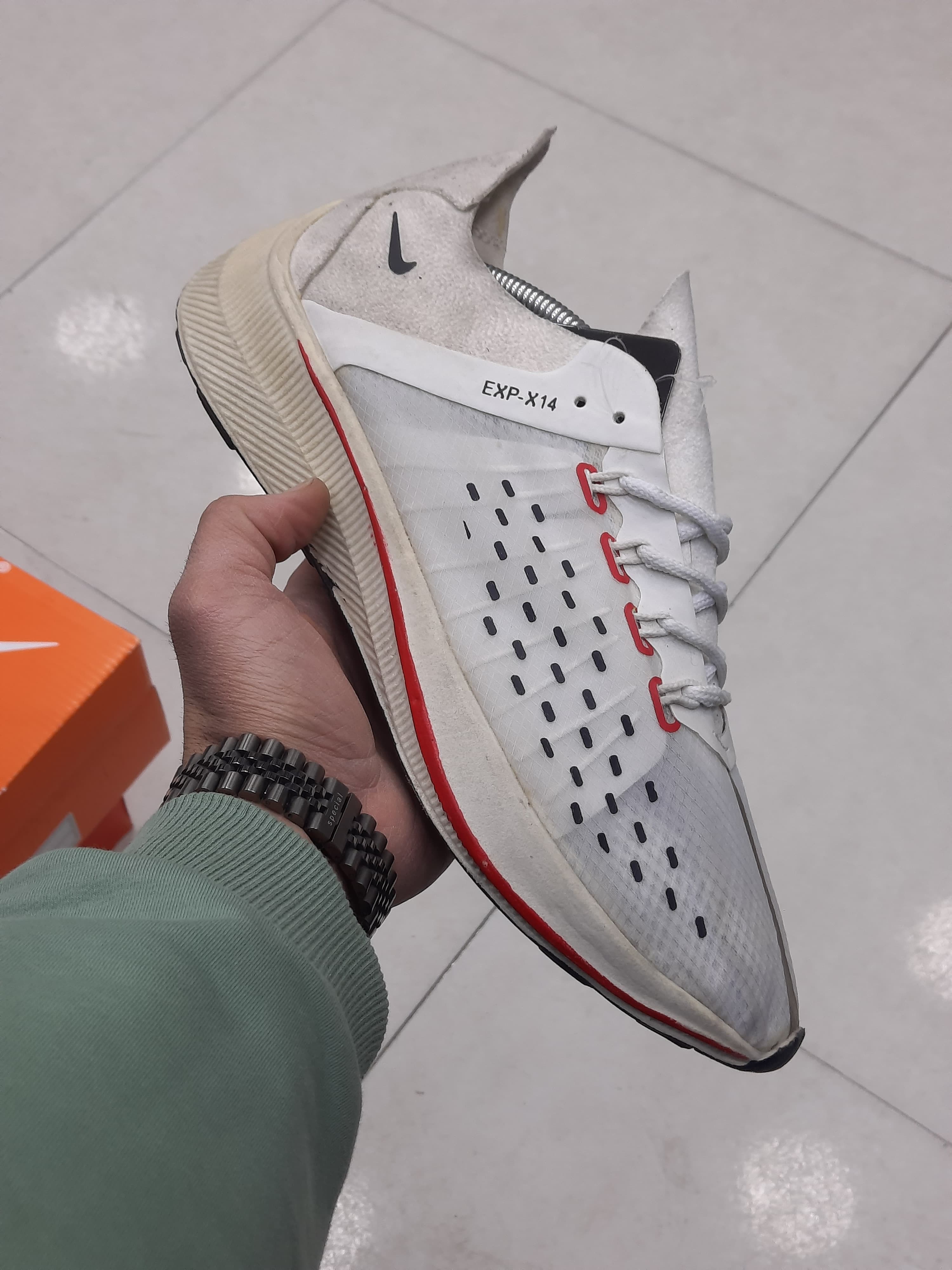 کتونی نایک سفید حراج تکسایز ۴۳و۴۴ nike exp