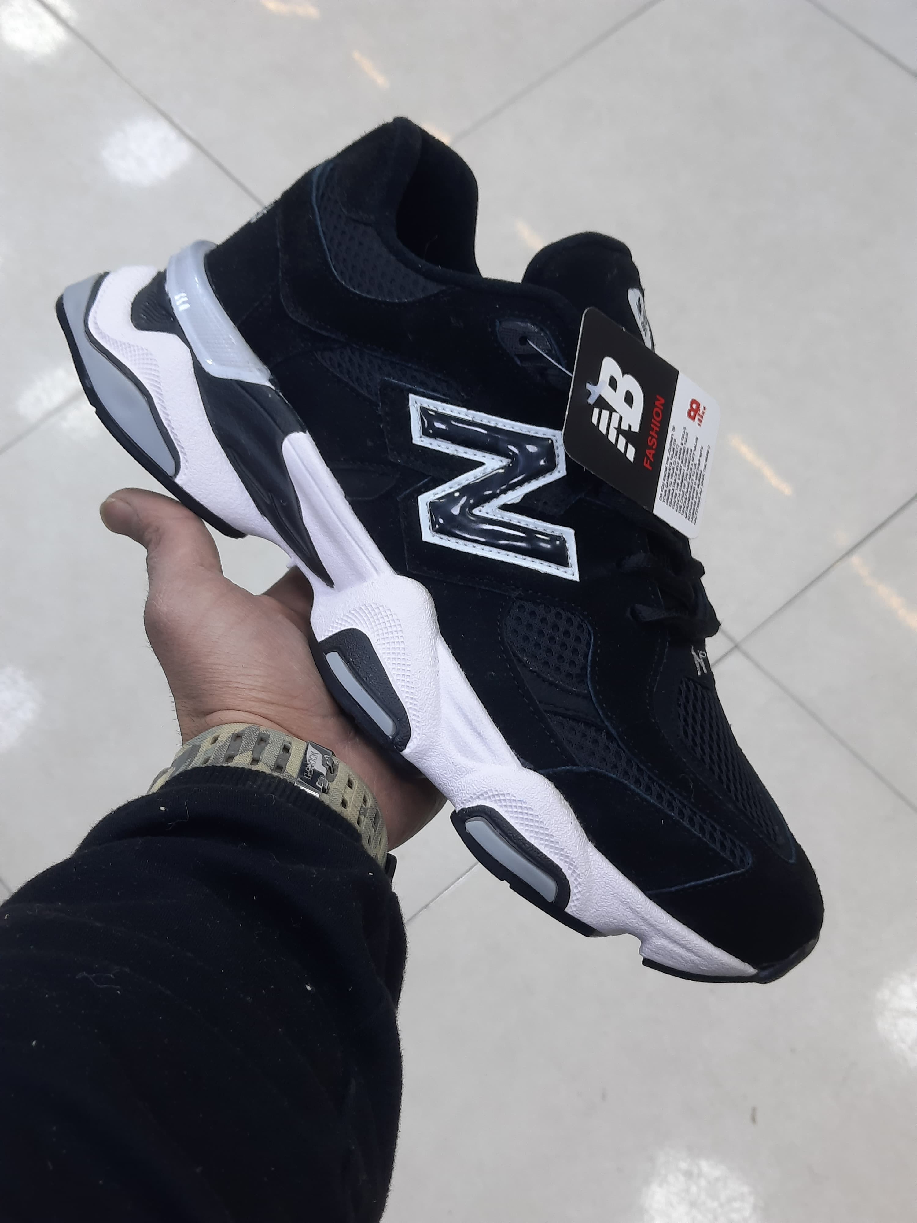 کتونی نیوبالانس 9060 بزرگپا رنگ مشکی سفید new balance