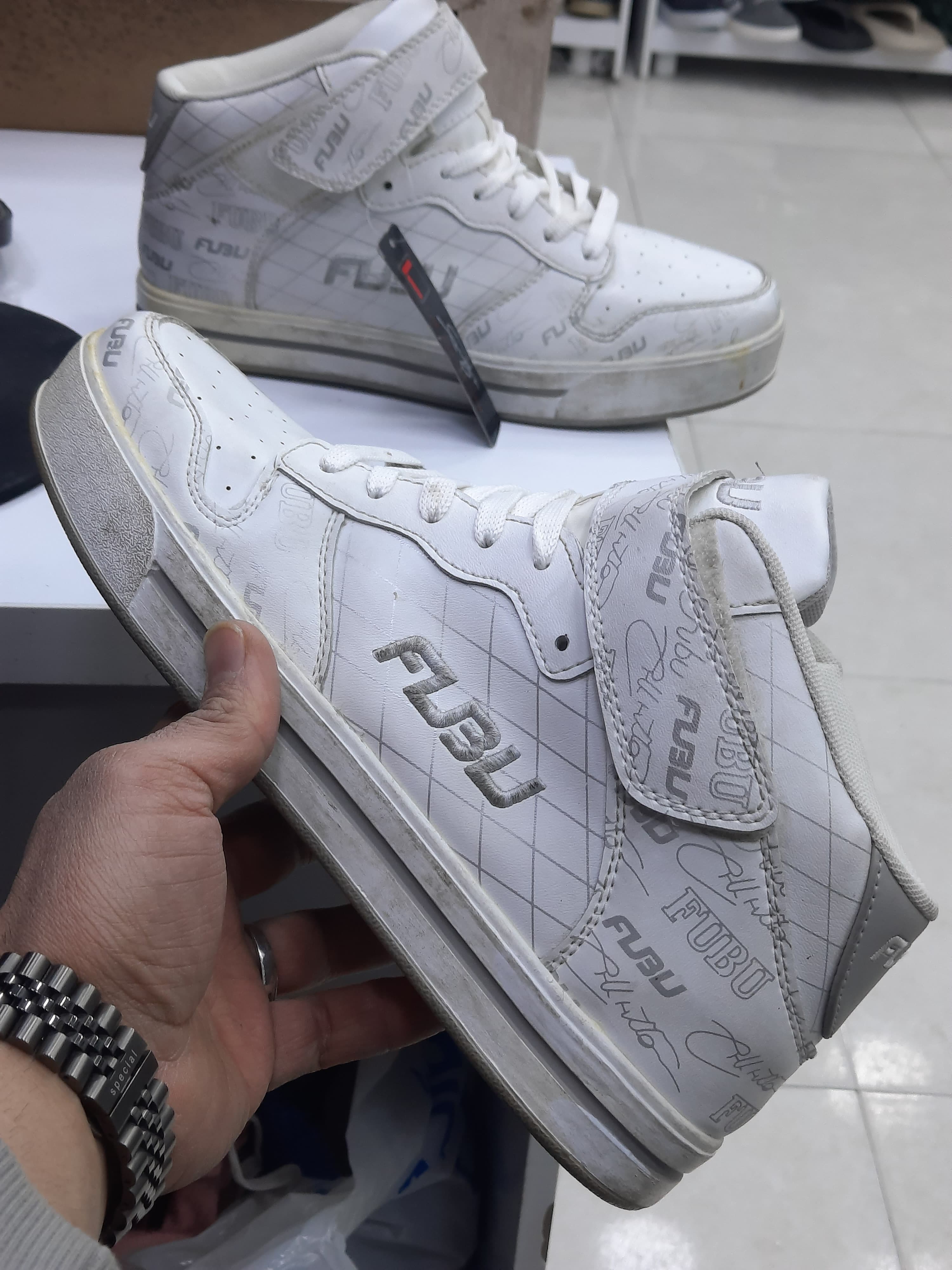 کتونی ساقدار فوبو خارجی تکسایز ۴۱ حراج fubo