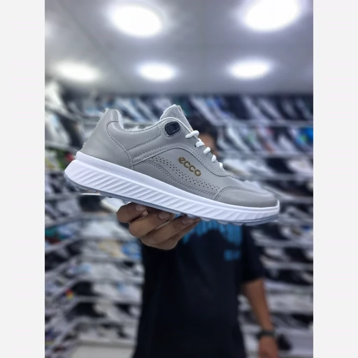 کتونی اکو مردانه آرام پا سفید کاراملی حراج زیر قیمت بازار