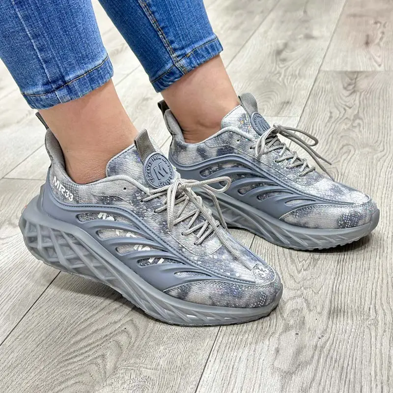 کتونی نیوبالانس 630 زنانه رنگ سفید طوسی جدید و ترند  NEWBALANCE