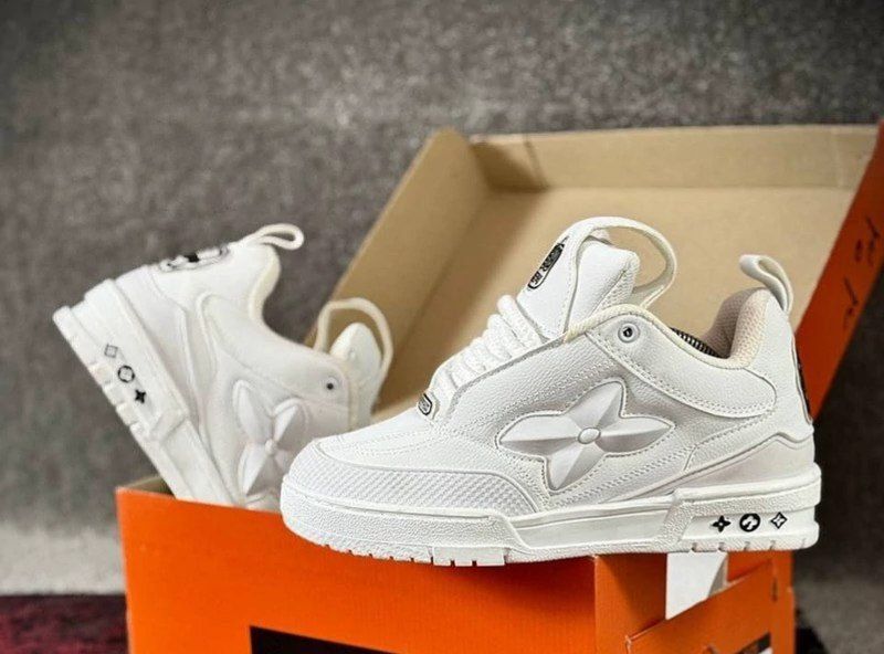 کتونی لویی ویتون lv رنگ آبی روشن جدید و ترند