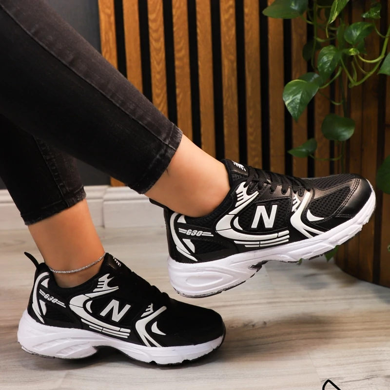 کتونی نیوبالانس 630 زنانه رنگ سفید طوسی جدید و ترند  NEWBALANCE
