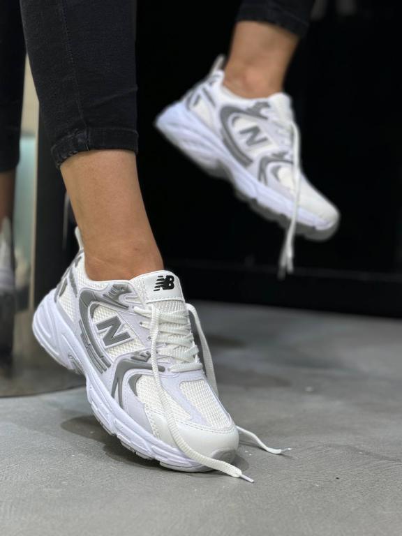 کتونی نیوبالانس 630 زنانه رنگ سفید طوسی جدید و ترند  NEWBALANCE
