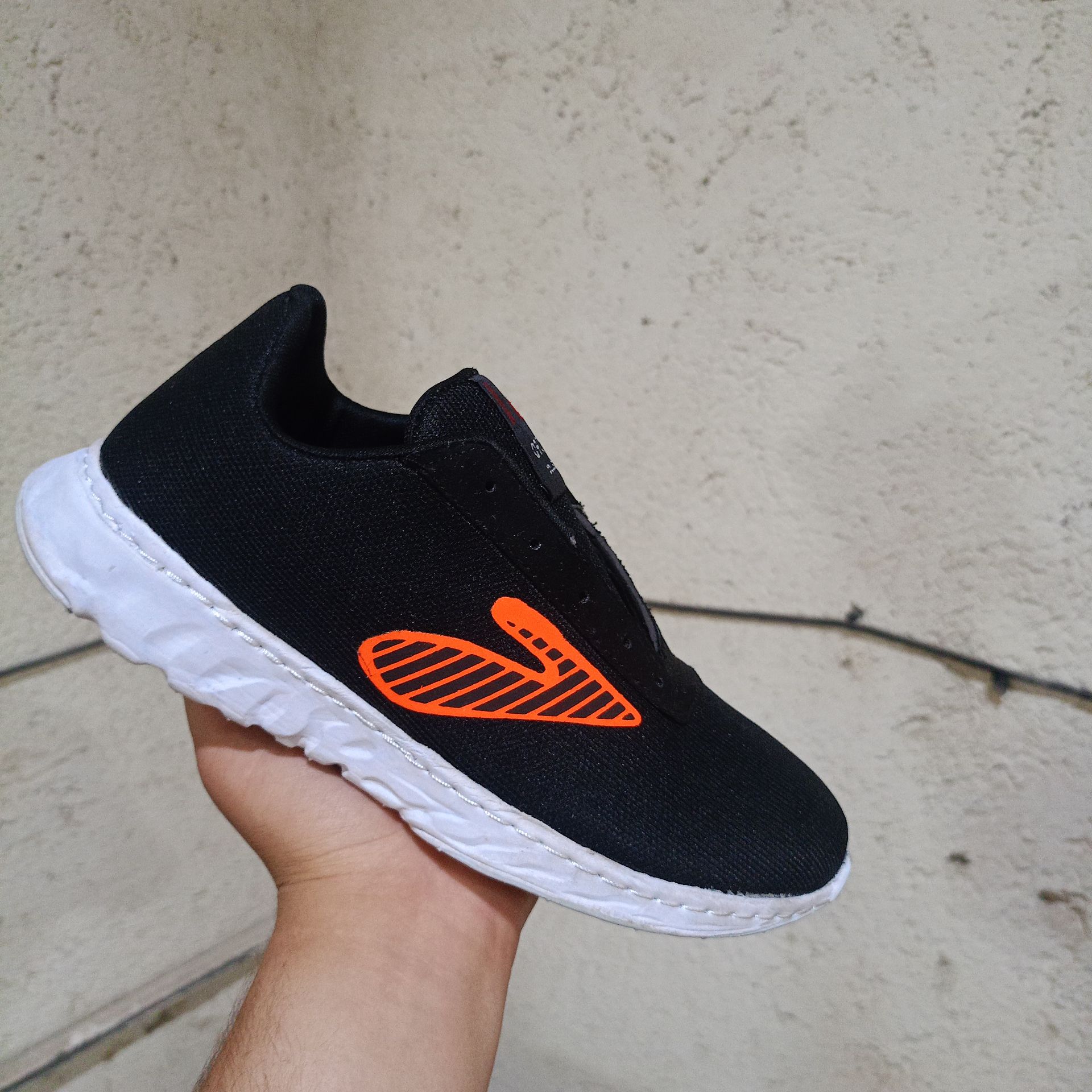 کتونی بروکس مردانه حراجی دور دوخت 298 هزار