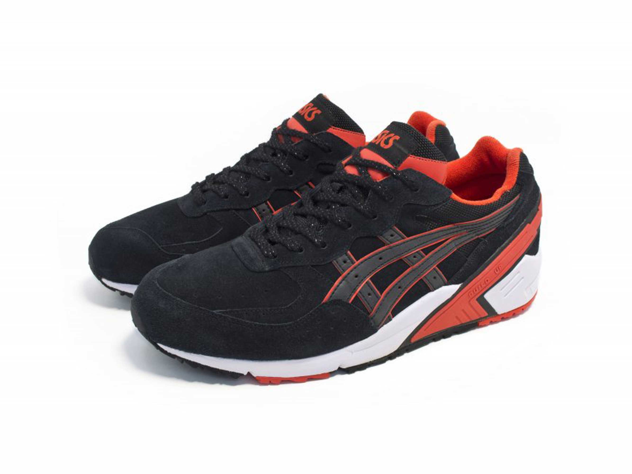 کتونی  آسیکس رنگ کرم  ASICS GEL_LYTE V تکسایز 40و41 اورجینال آکبند