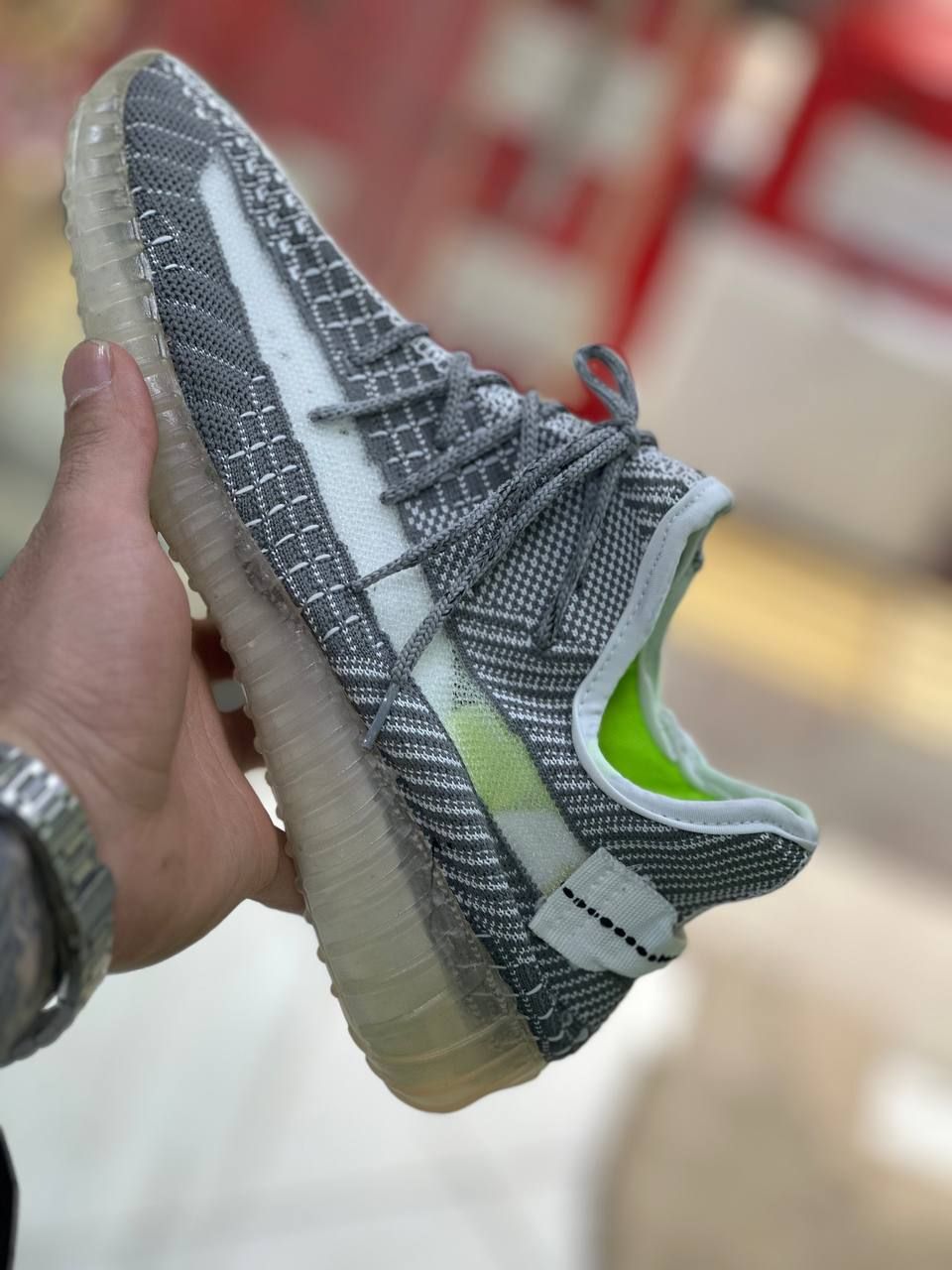 کتونی یزی ۳۵۰ مردانه رنگ بندی حراج شد فقط ۴۳۸ هزار