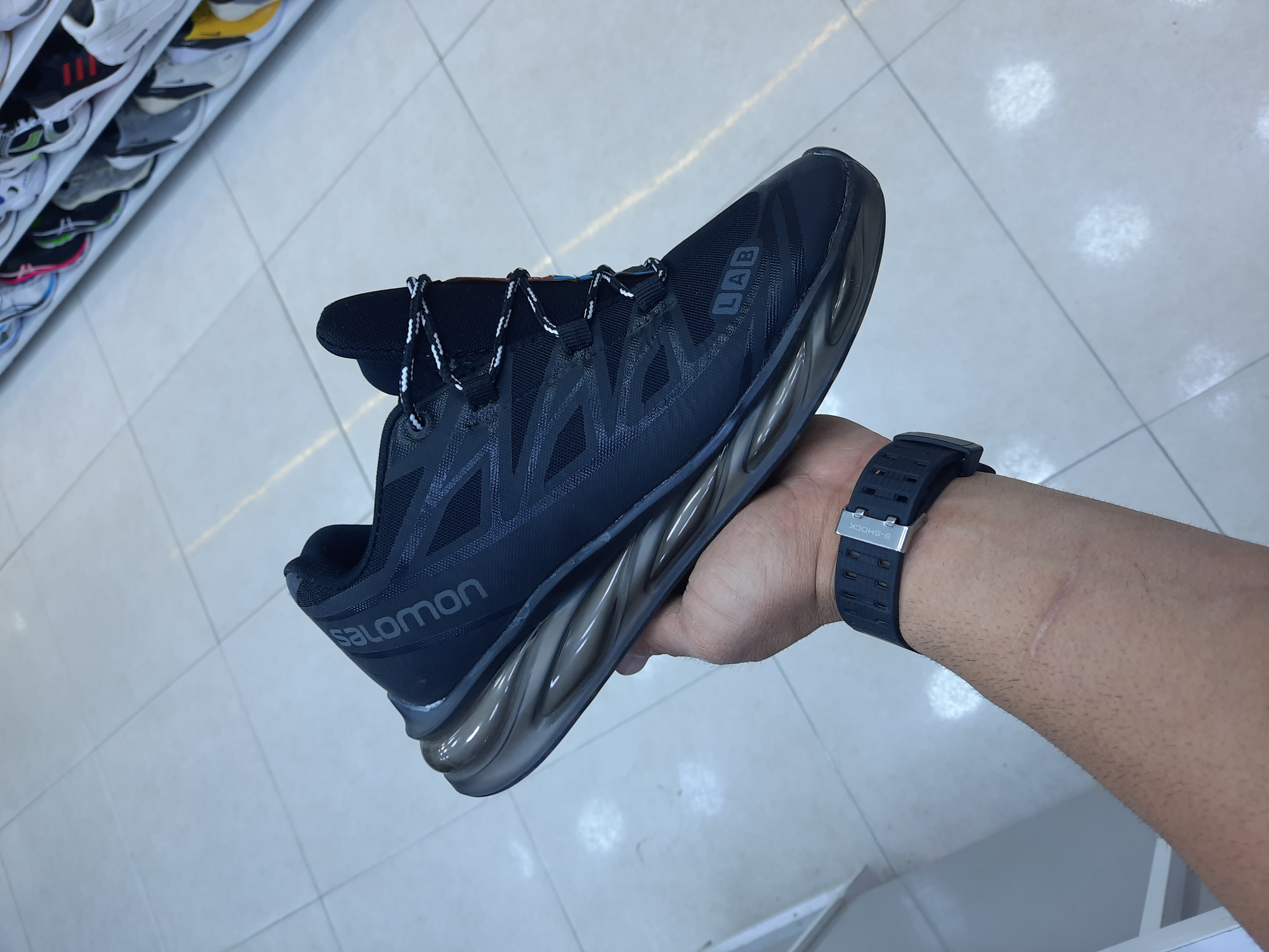 کتونی سالاکون مردانه رنگ مشکی زیره جدید salomon