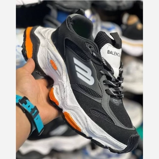 کتونی بالنسیاگا مردانه جدید رنگ سفید کرم لژ دار  کد 737