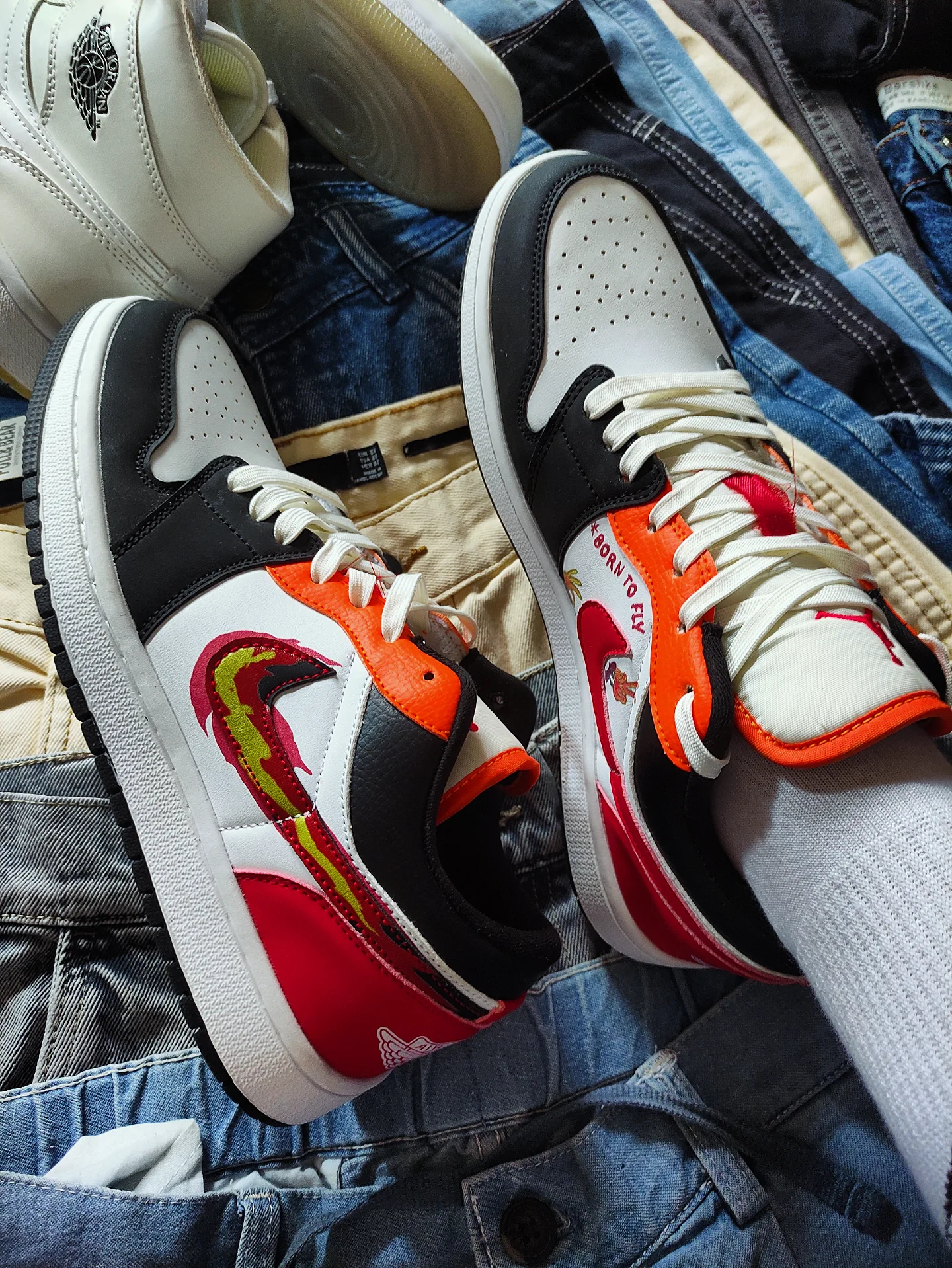 کتونی اورجینال AIR JORDAN 1 مدل Flaming Swoosh