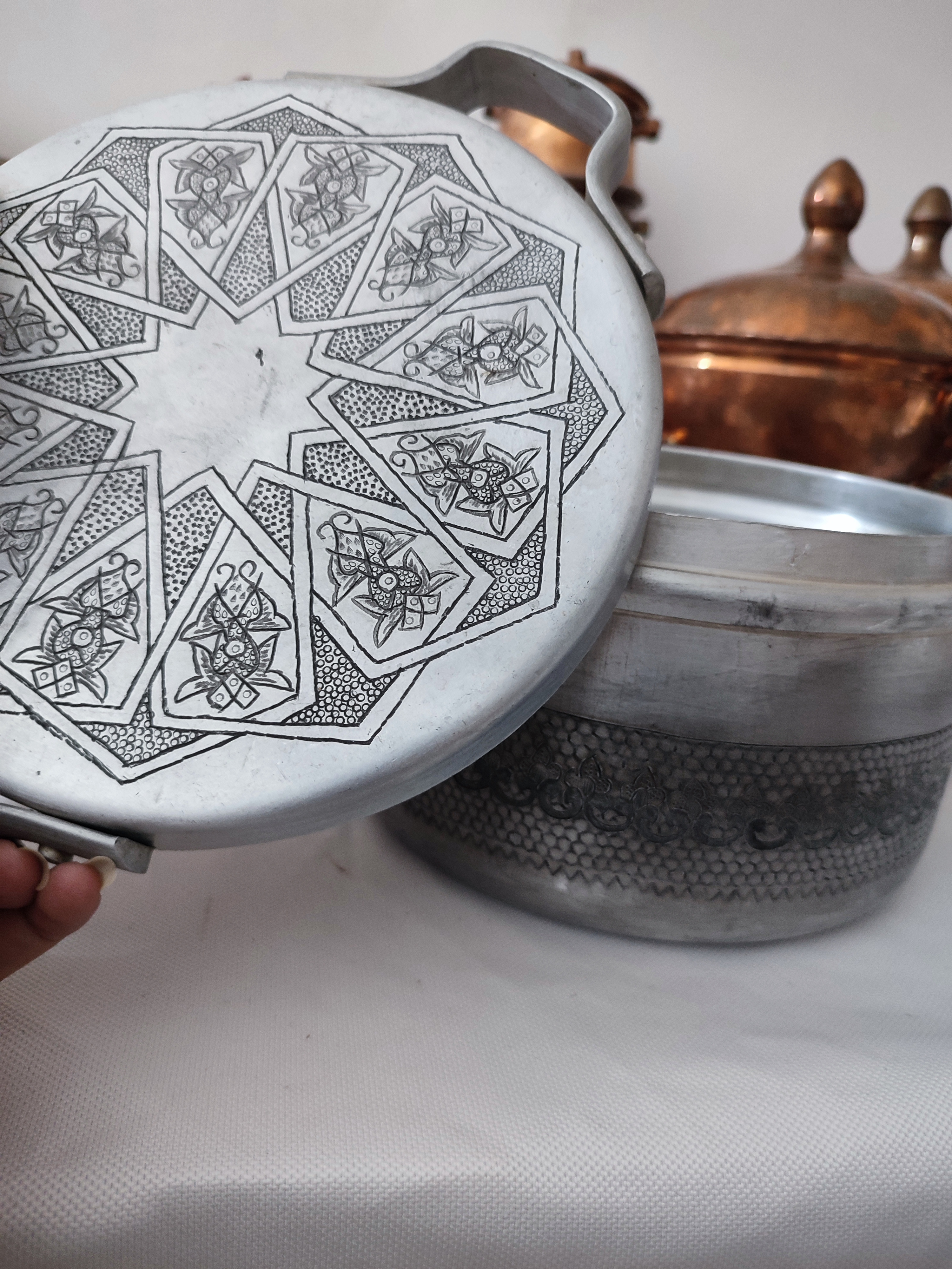 قابلمه نیکل (روی) قلمزنی شده