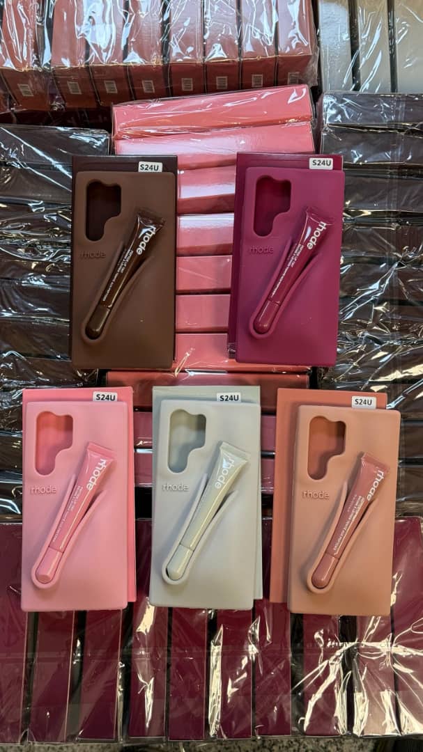 قاب/کاور برند rhode مدل جای رژلب دار همراه لیپ گلس و پک مناسب گوشی سامسونگ s24 ultra