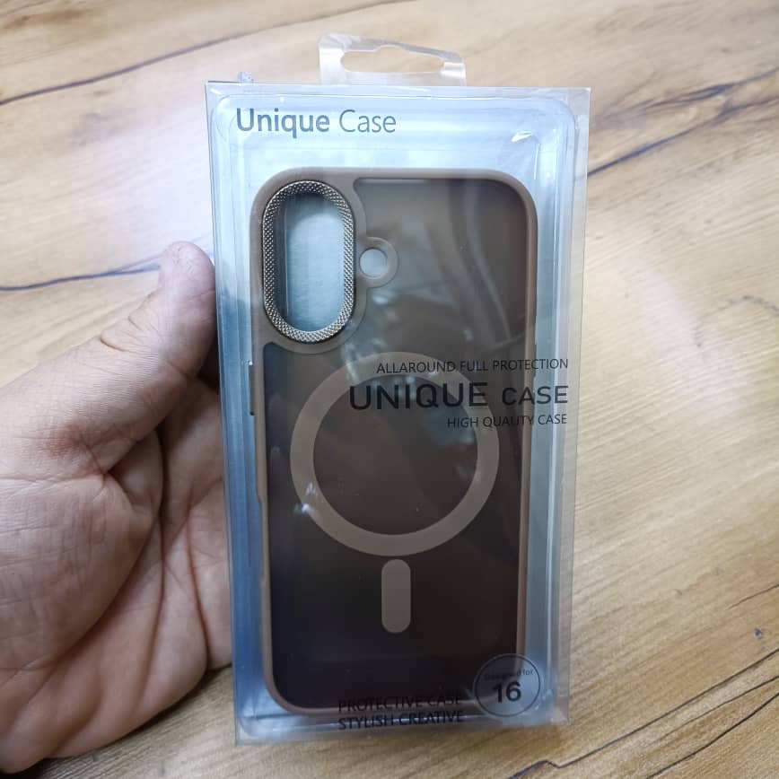 قاب/کاور مگ سیف دار برند یونیک مدل مات مناسب گوشی آیفون 16