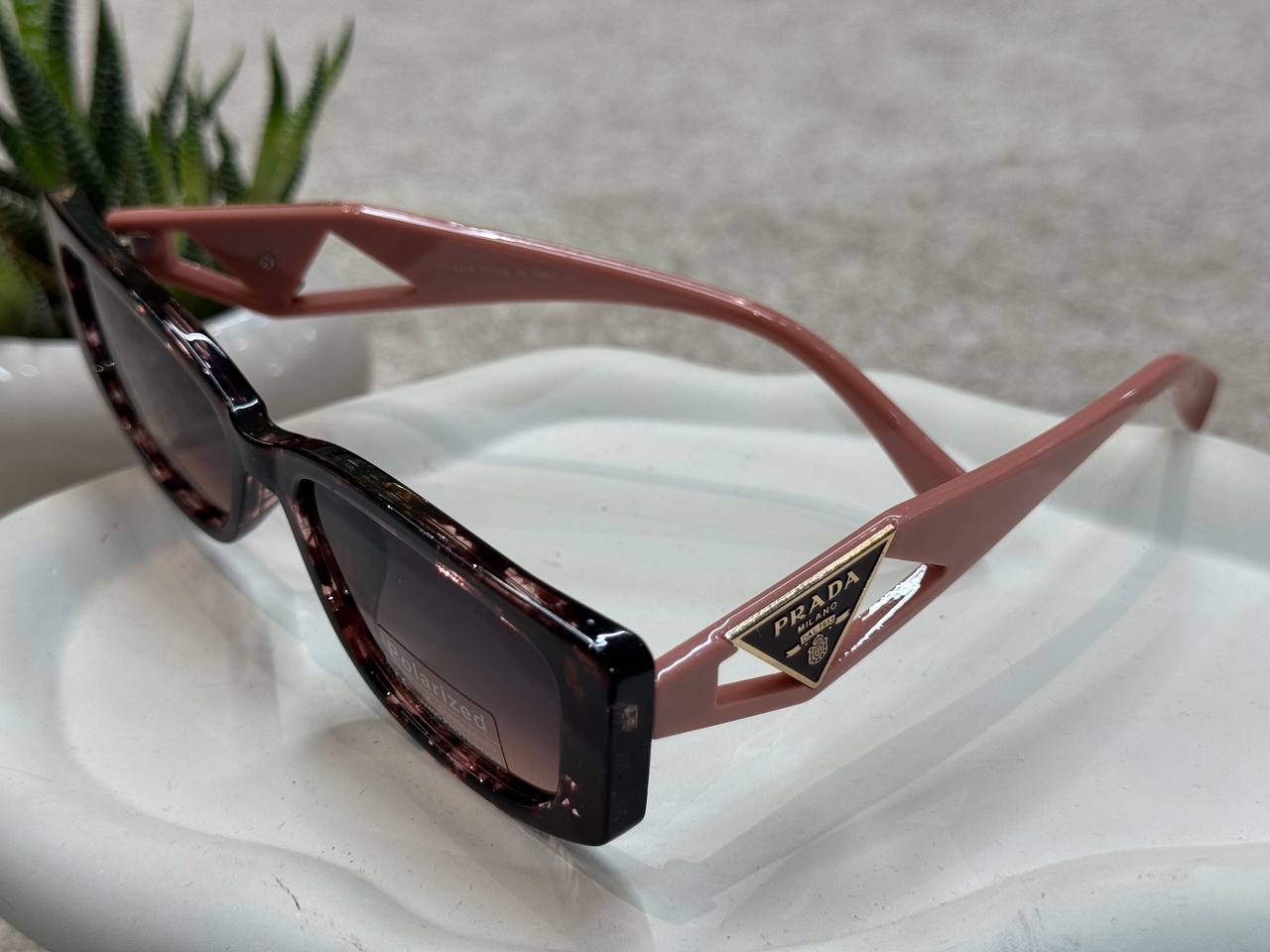 عینک پرادا کدCh09