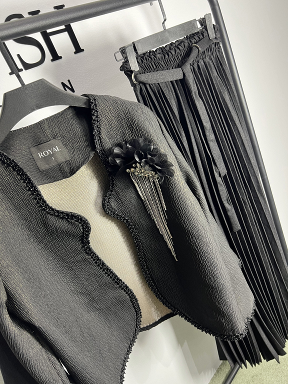 ست کت و شلوار زنانه ساماکو با طراحی مدرن و جنس کتان لمه