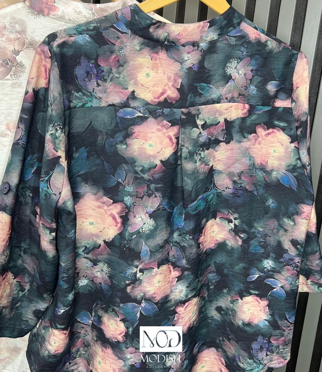 شومیز ایتالیایی کد A35 با طراحی مدرن و جنس لطیف