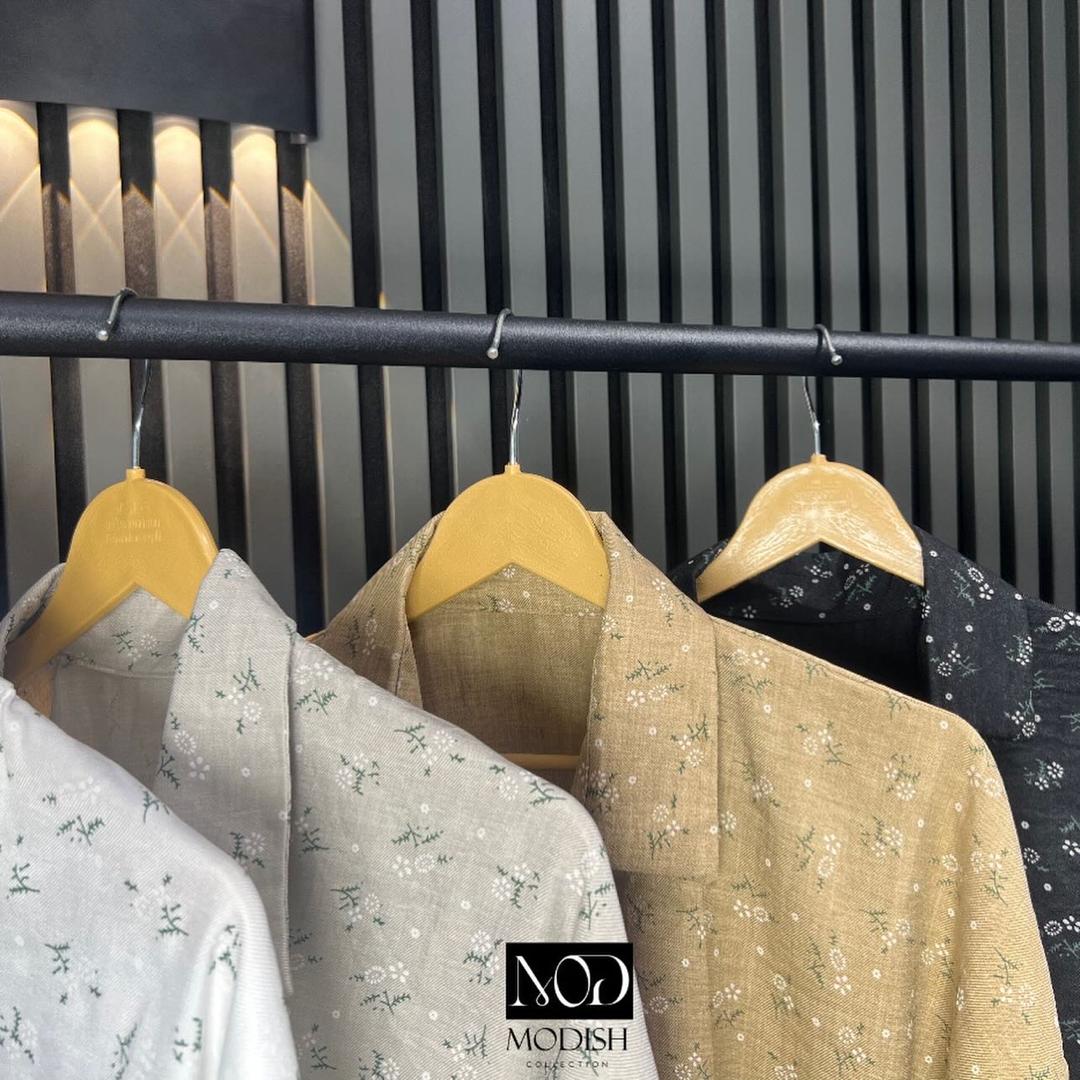 شومیز زنانه پشت چین‌دار کد A15 با طراحی مدرن و جذاب