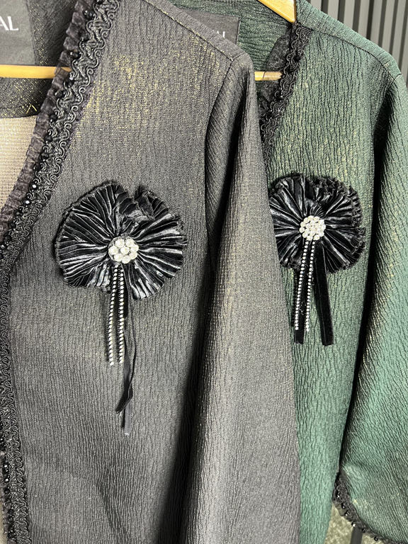 مانتو حوریا کد A32 با طراحی مدرن و رنگ‌های متنوع