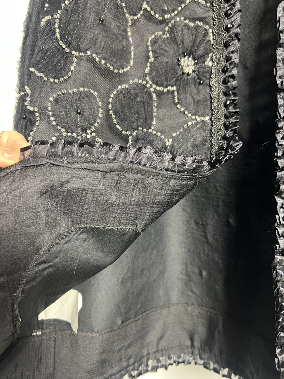 مانتو مدل لومانا مشکی و نقره‌ای برای مهمانی، طراحی شیک و خاص