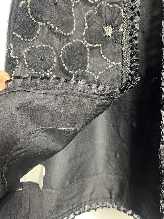 مانتو مدل لومانا مشکی و نقره‌ای برای مهمانی، طراحی شیک و خاص