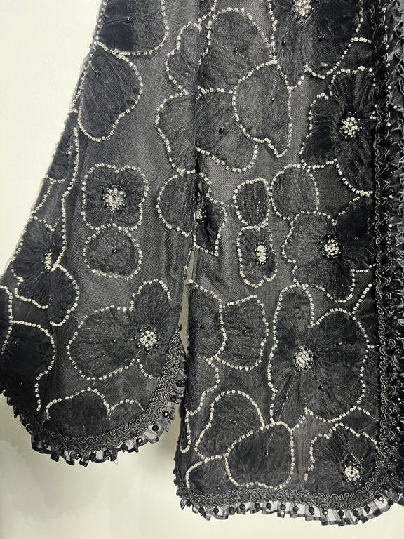 مانتو مدل لومانا مشکی و نقره‌ای برای مهمانی، طراحی شیک و خاص