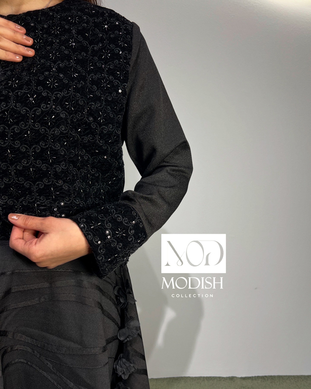 ست کت و دامن مخمل و ژاکارد وارداتی برای بانوان شیک‌پوش