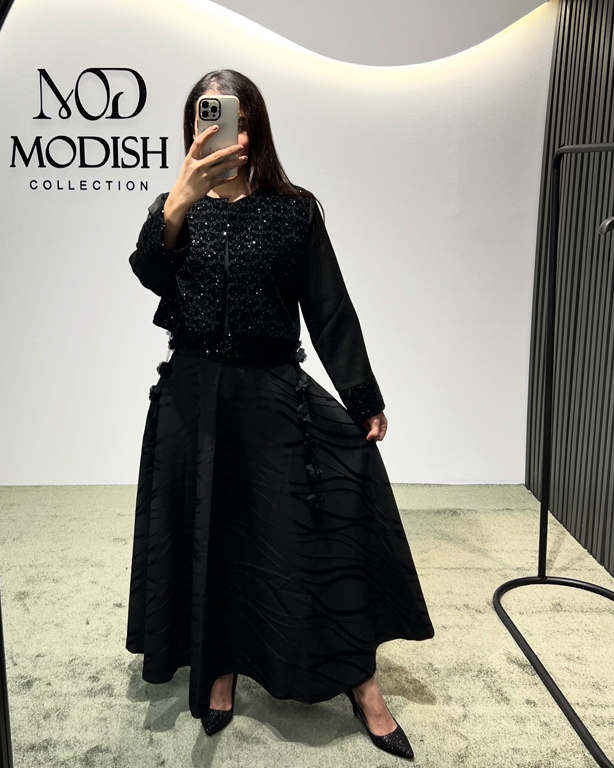 ست کت و دامن مخمل و ژاکارد وارداتی برای بانوان شیک‌پوش