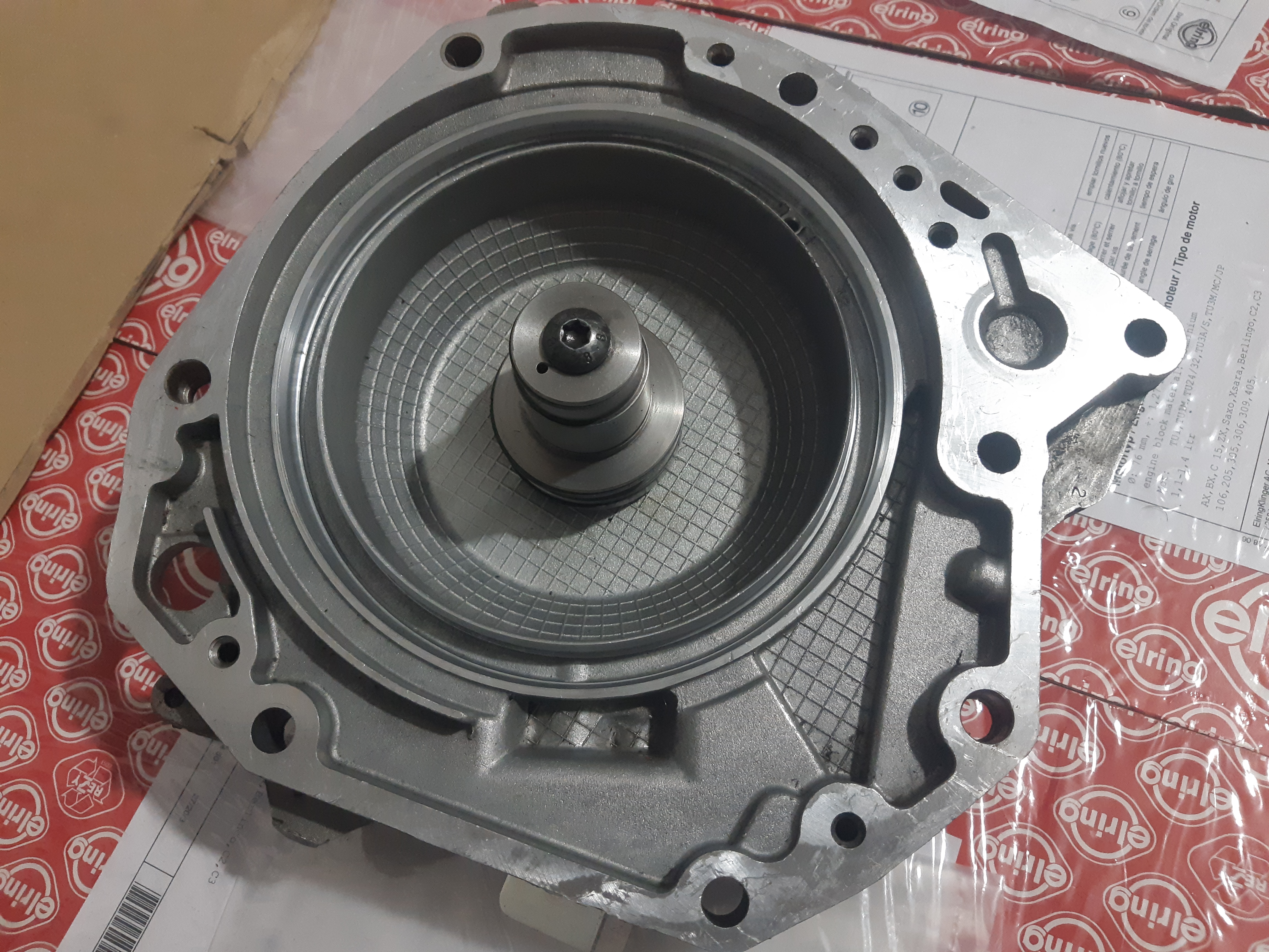 مجموعه درب پشت گیربکس اتوماتیک AL4 بهمراه پیستون و رینگهای کربن فرانسه