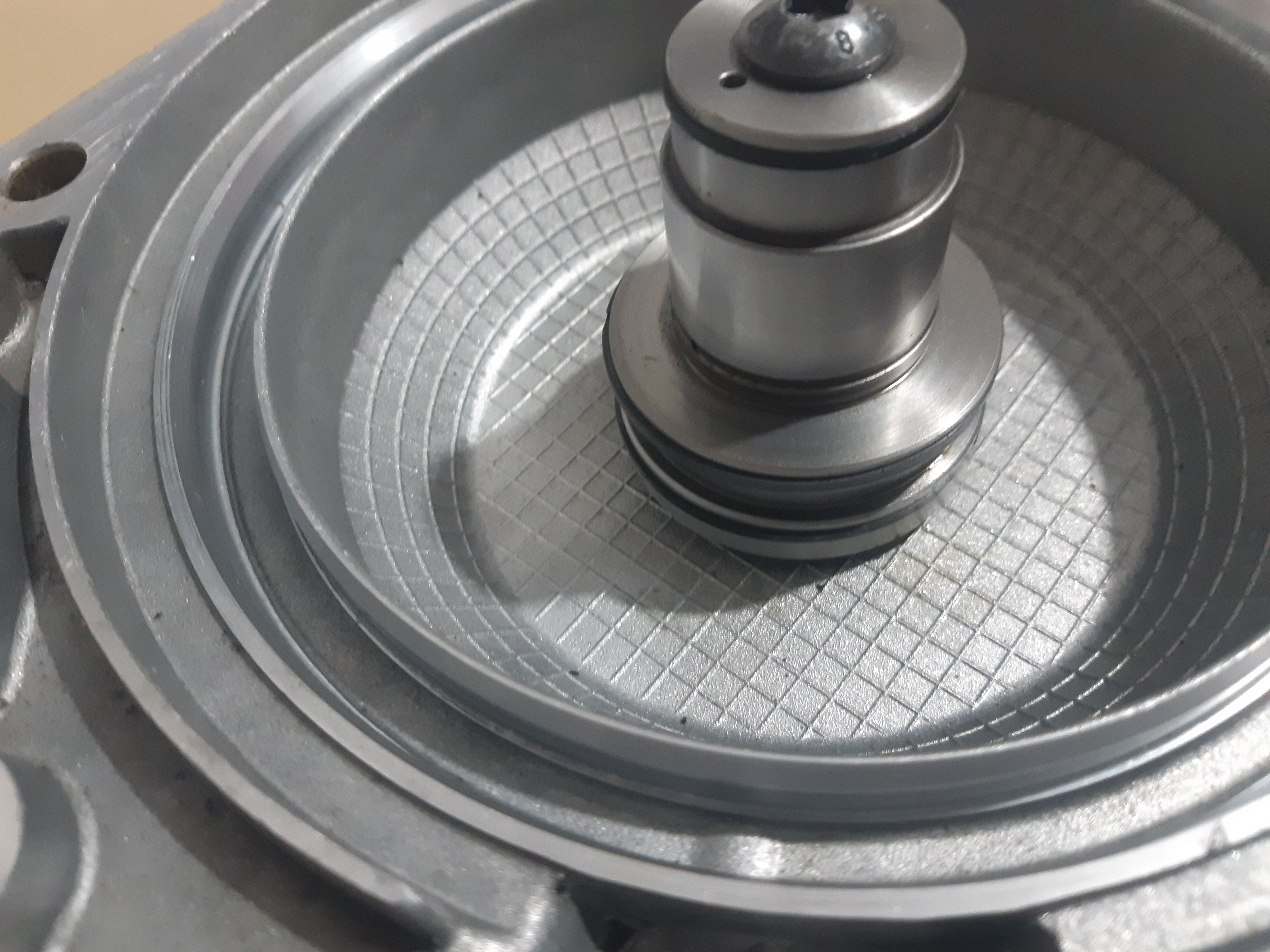 مجموعه درب پشت گیربکس اتوماتیک AL4 بهمراه پیستون و رینگهای کربن فرانسه