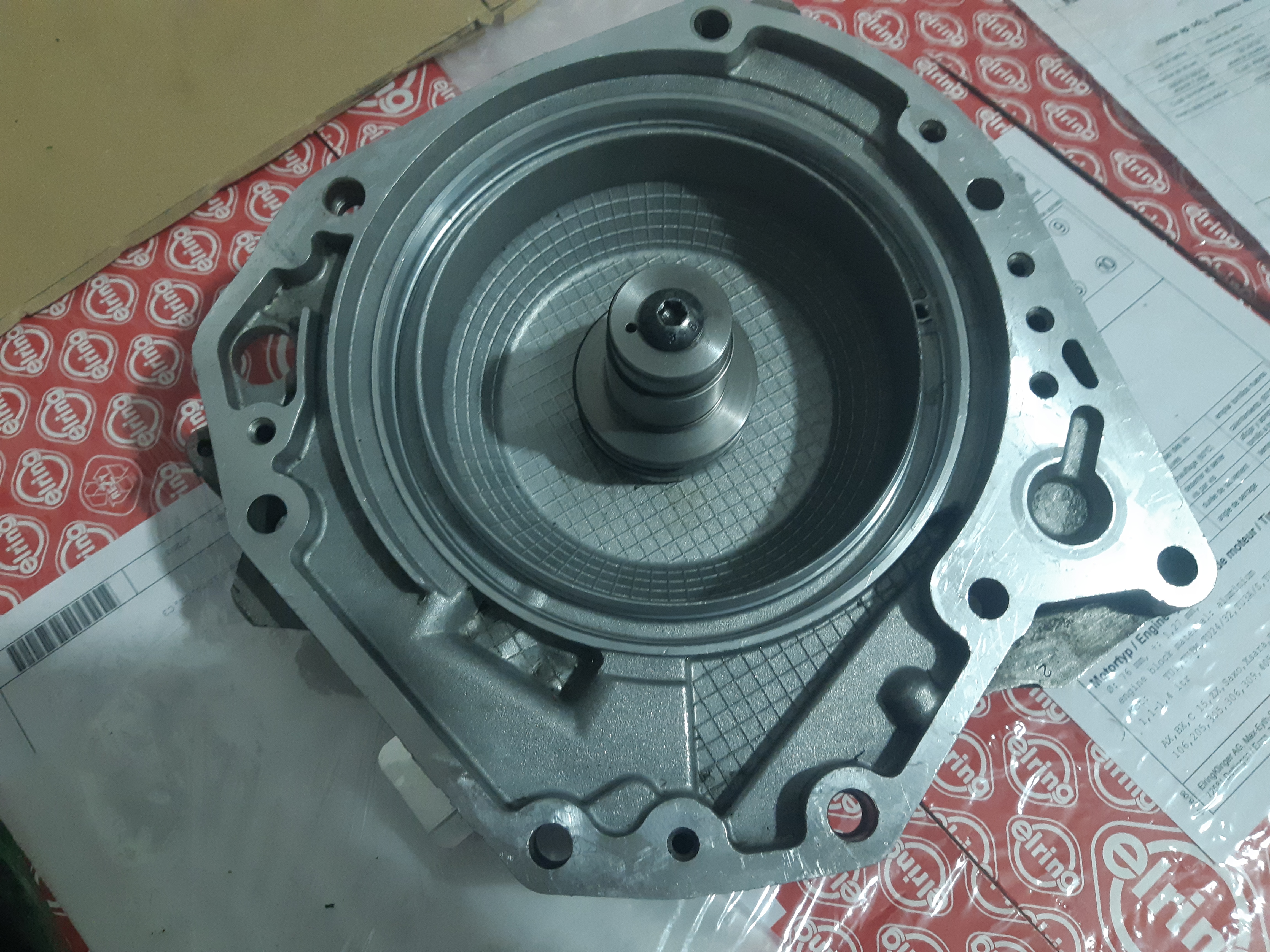 مجموعه درب پشت گیربکس اتوماتیک AL4 بهمراه پیستون و رینگهای کربن فرانسه