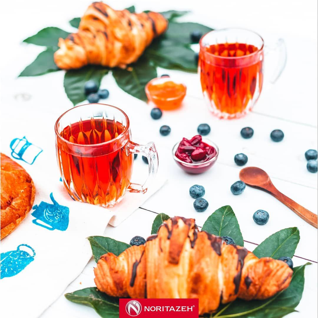 نیم لیوان و لیوان فرچیا نوری تازه