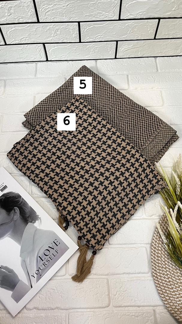 شال پلیسه طرح دار