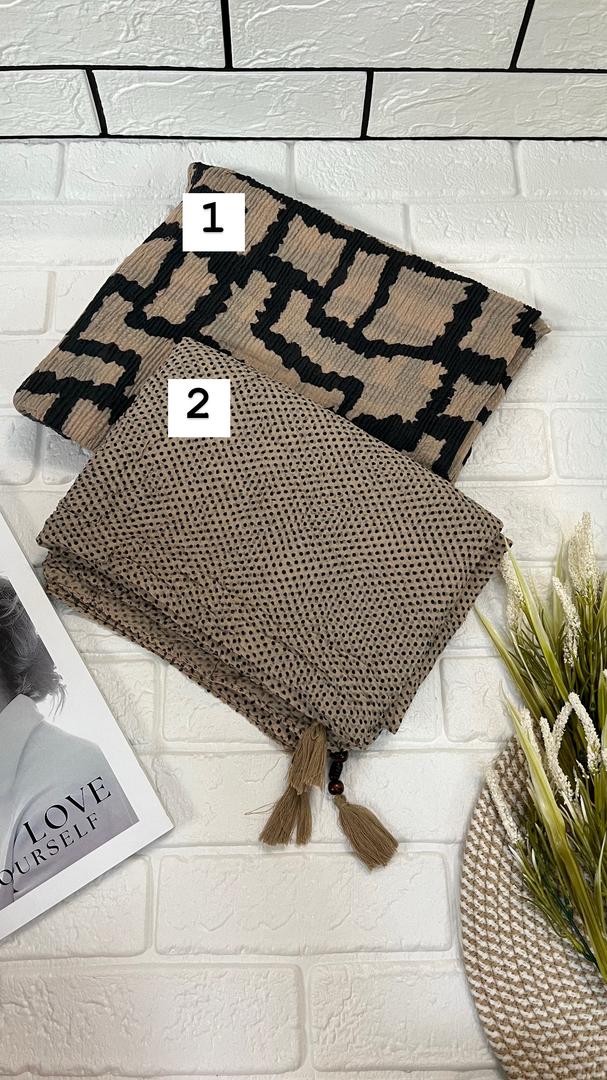 شال پلیسه طرح دار