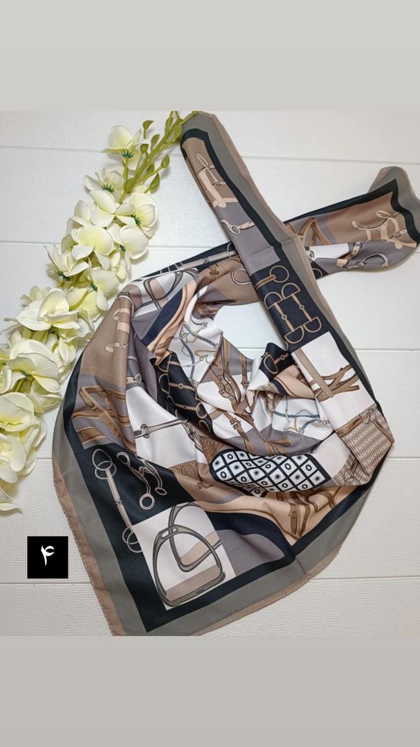 مینی اسکارف