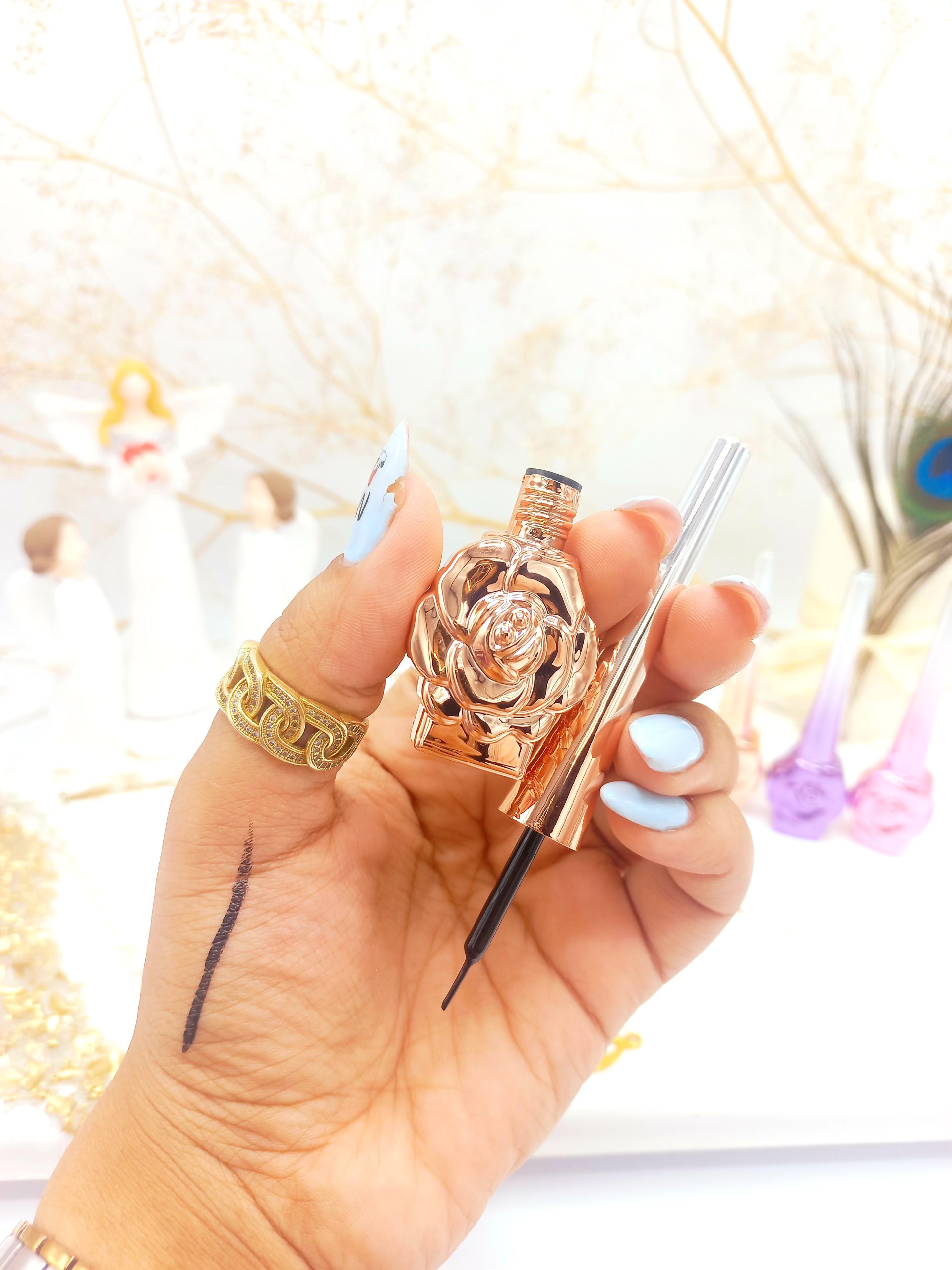 خط چشم مویی طرح گل رز