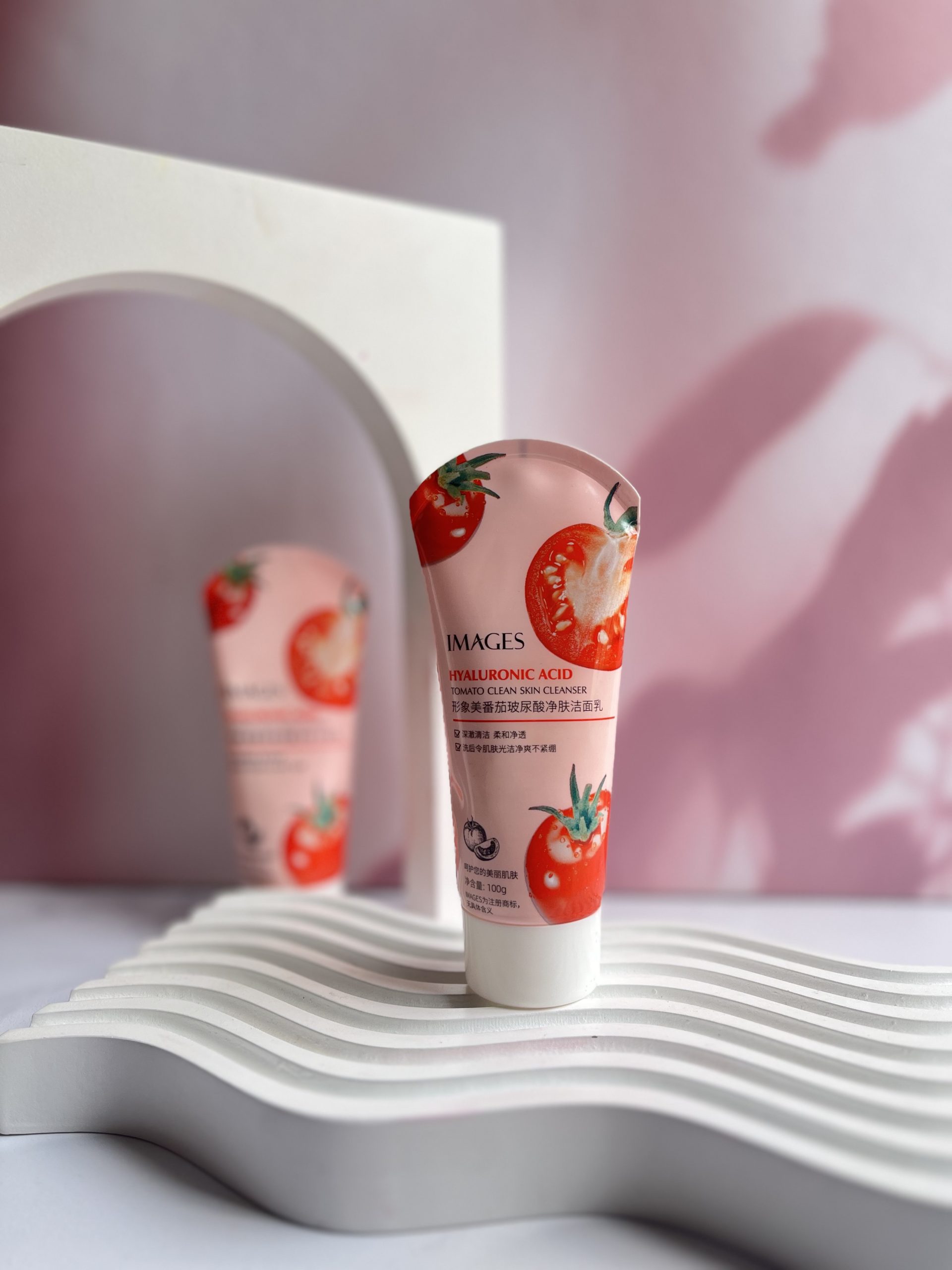 فوم شوینده آبرسان و هیالورونیک اسید گوجه فرنگی