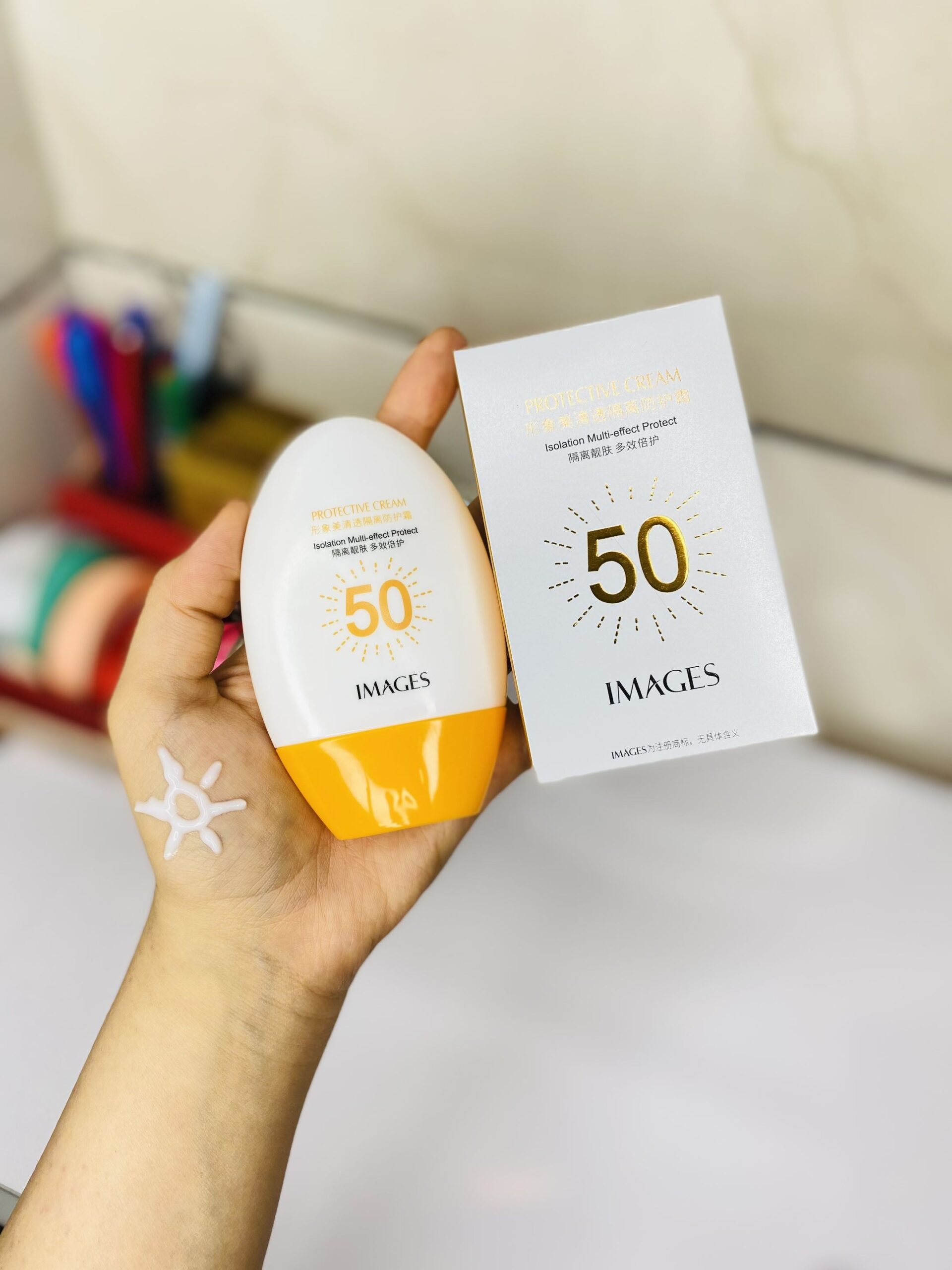 ضدآفتاب بی رنگ سبک