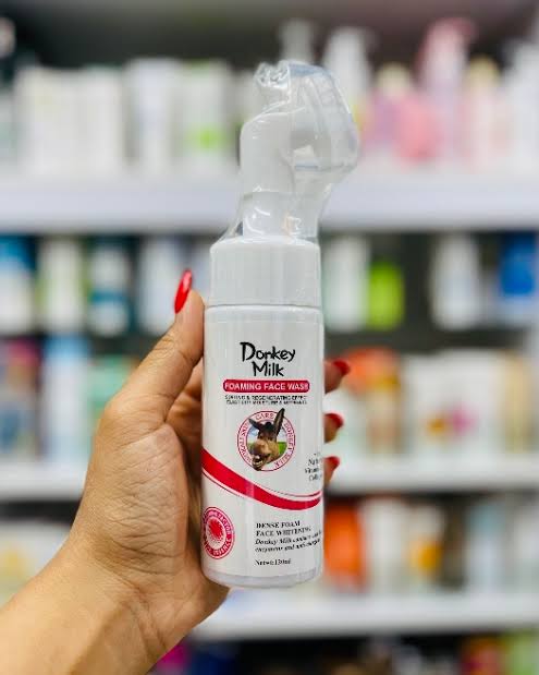 فوم شستشو براش دار شیر الاغ