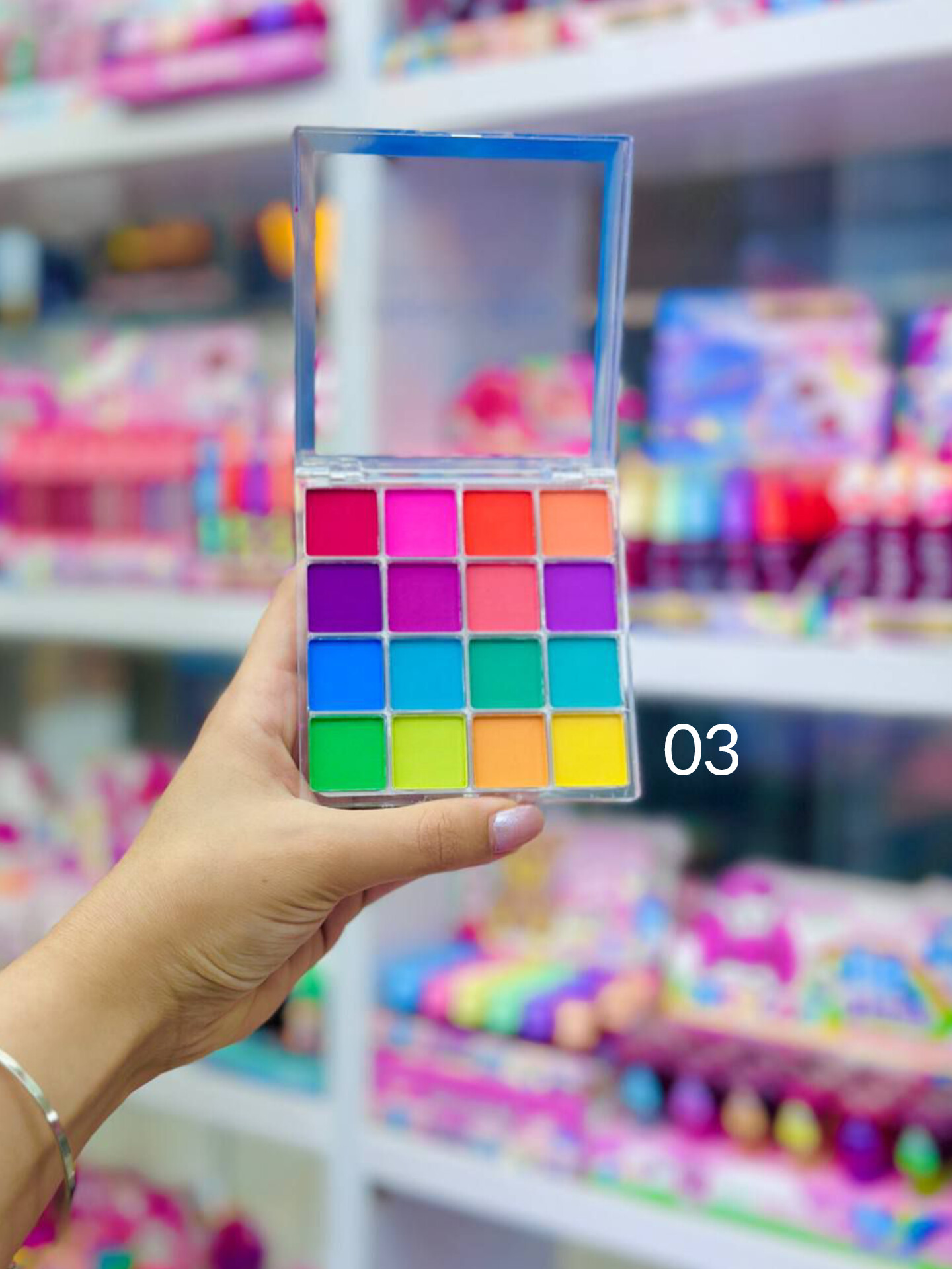 سایه ۱۶ رنگ میس لارا