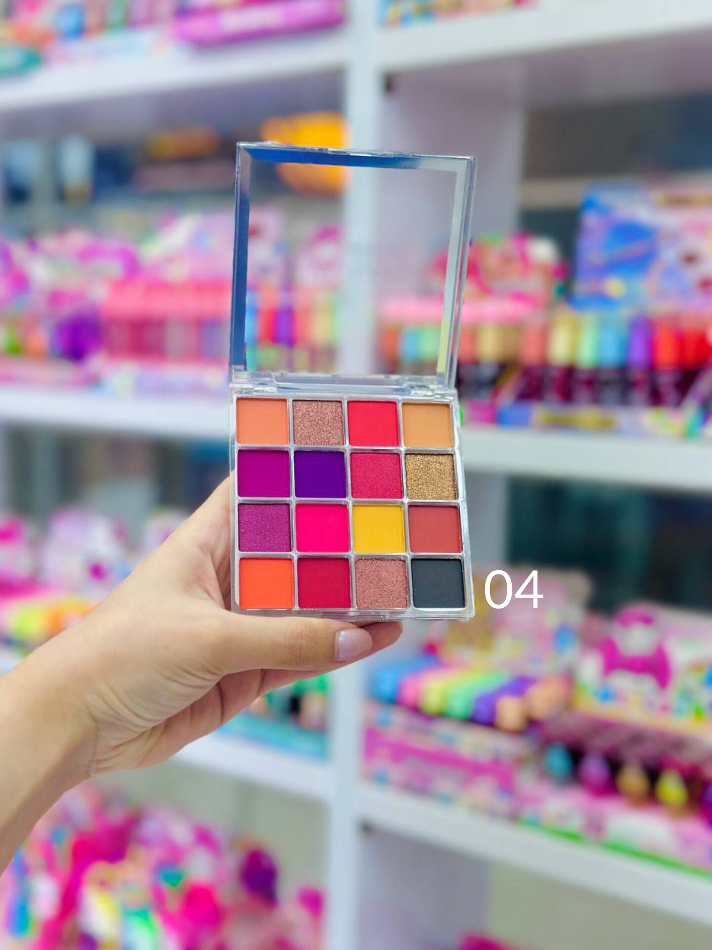 سایه ۱۶ رنگ میس لارا