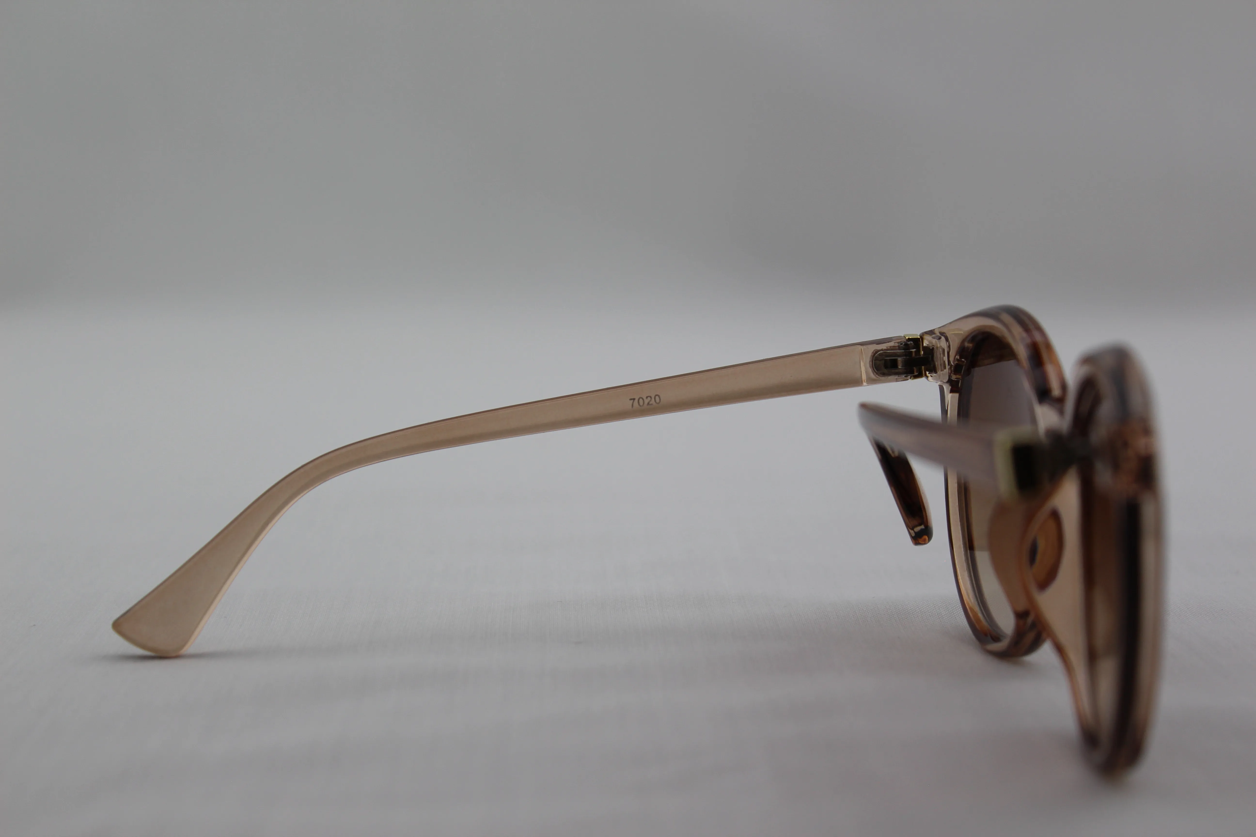 عینک آفتابی الدورادو مدل 7020