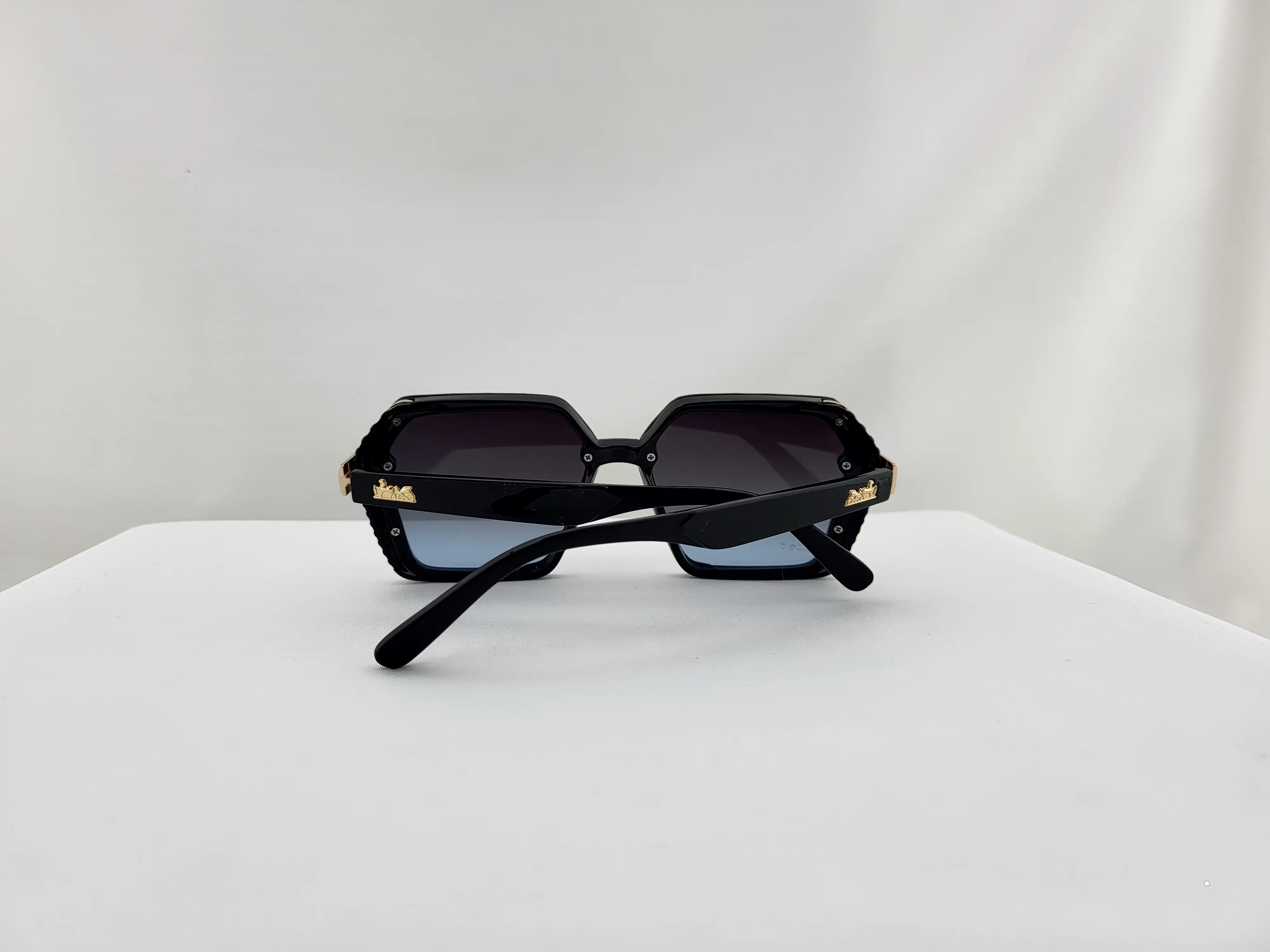 عینک آفتابی زنانه هرمس مدل 25450