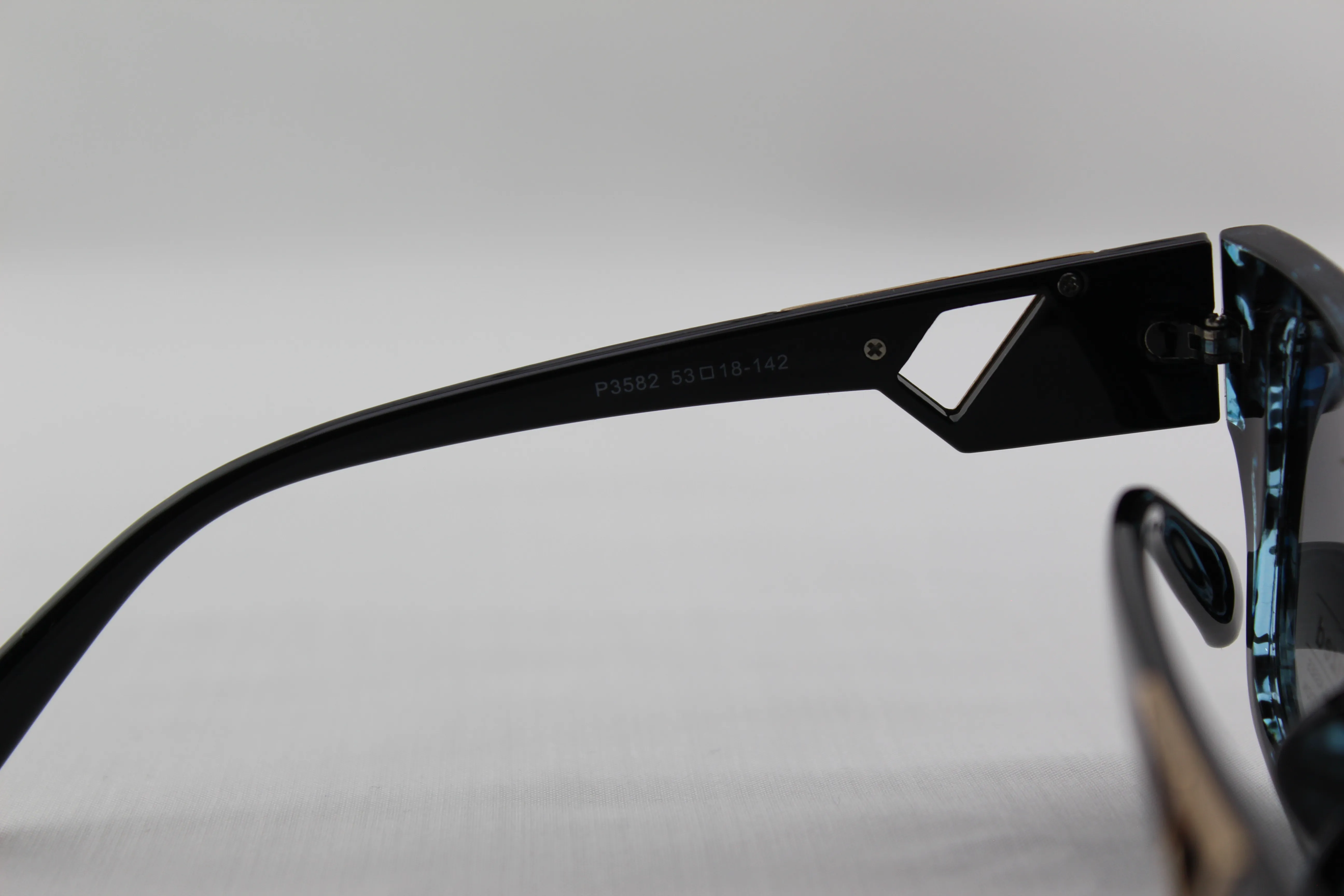 عینک آفتابی پرادا مدل p3582