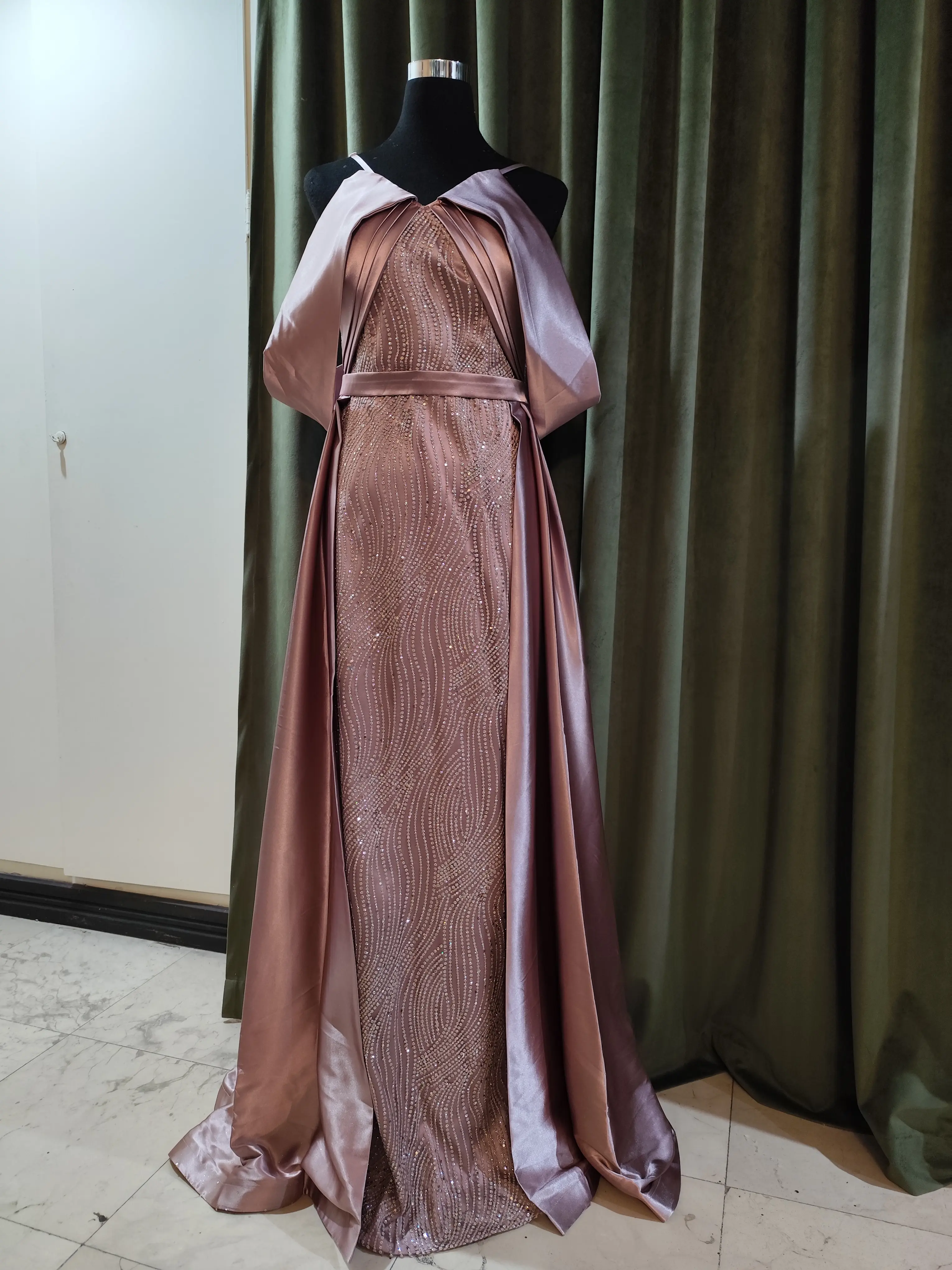 لباس مجلسی رنگ کالباسی